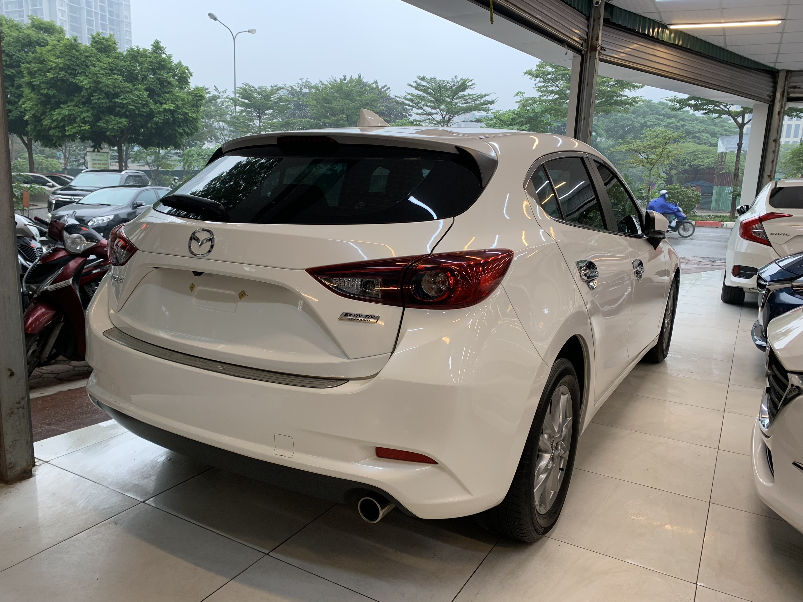 Mazda 3 HB 1.5AT 2018 - 4