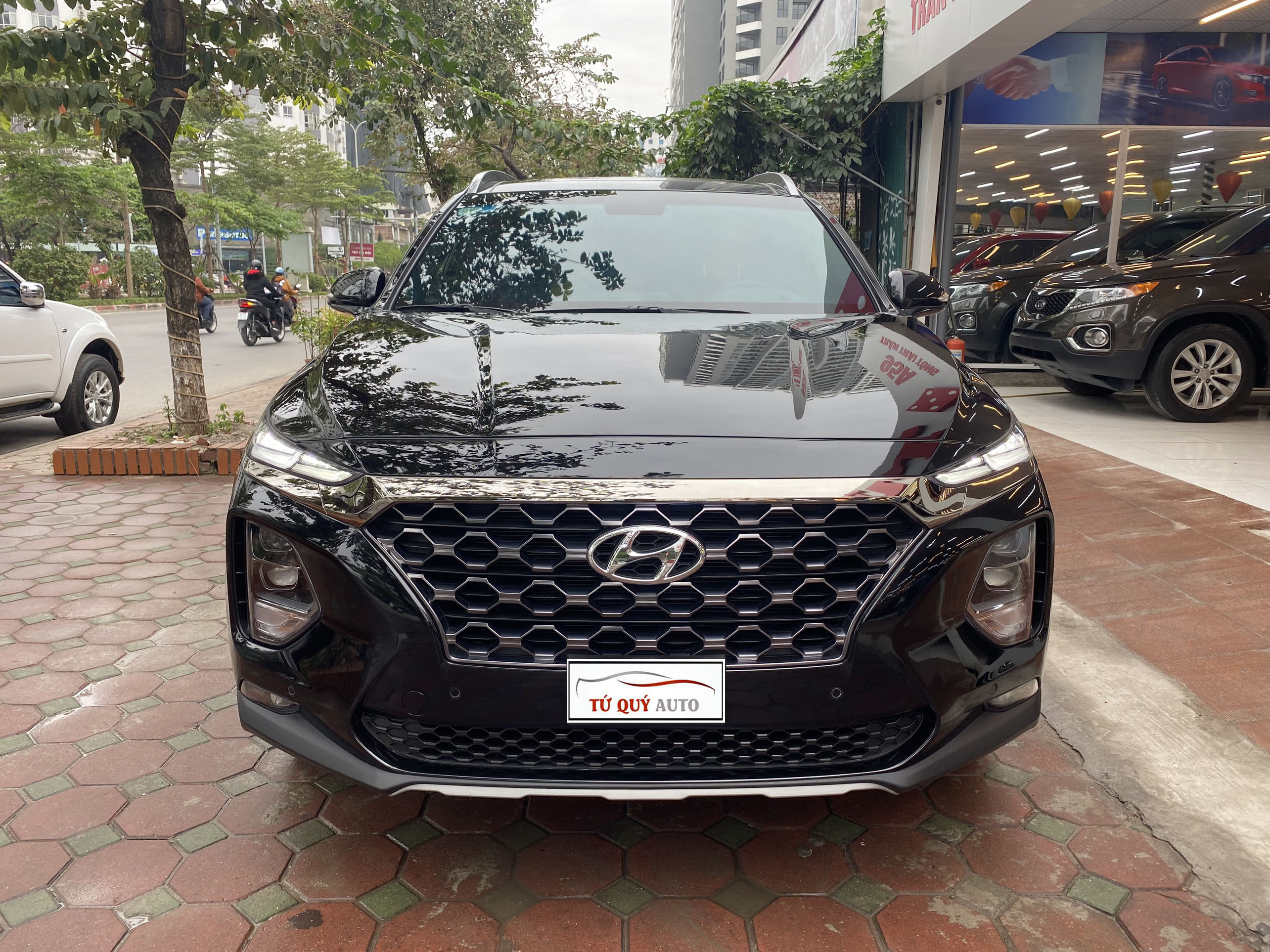 Xe Hyundai SantaFe Premium 2.4AT 2019 - Đen