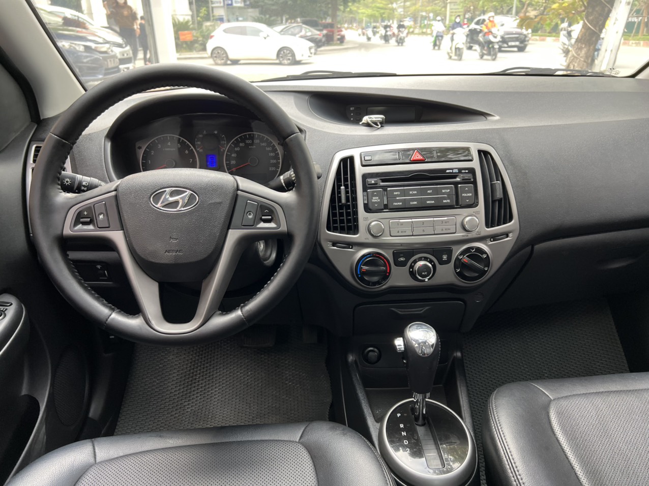 Hyundai I20 1.4AT 2014 - 8