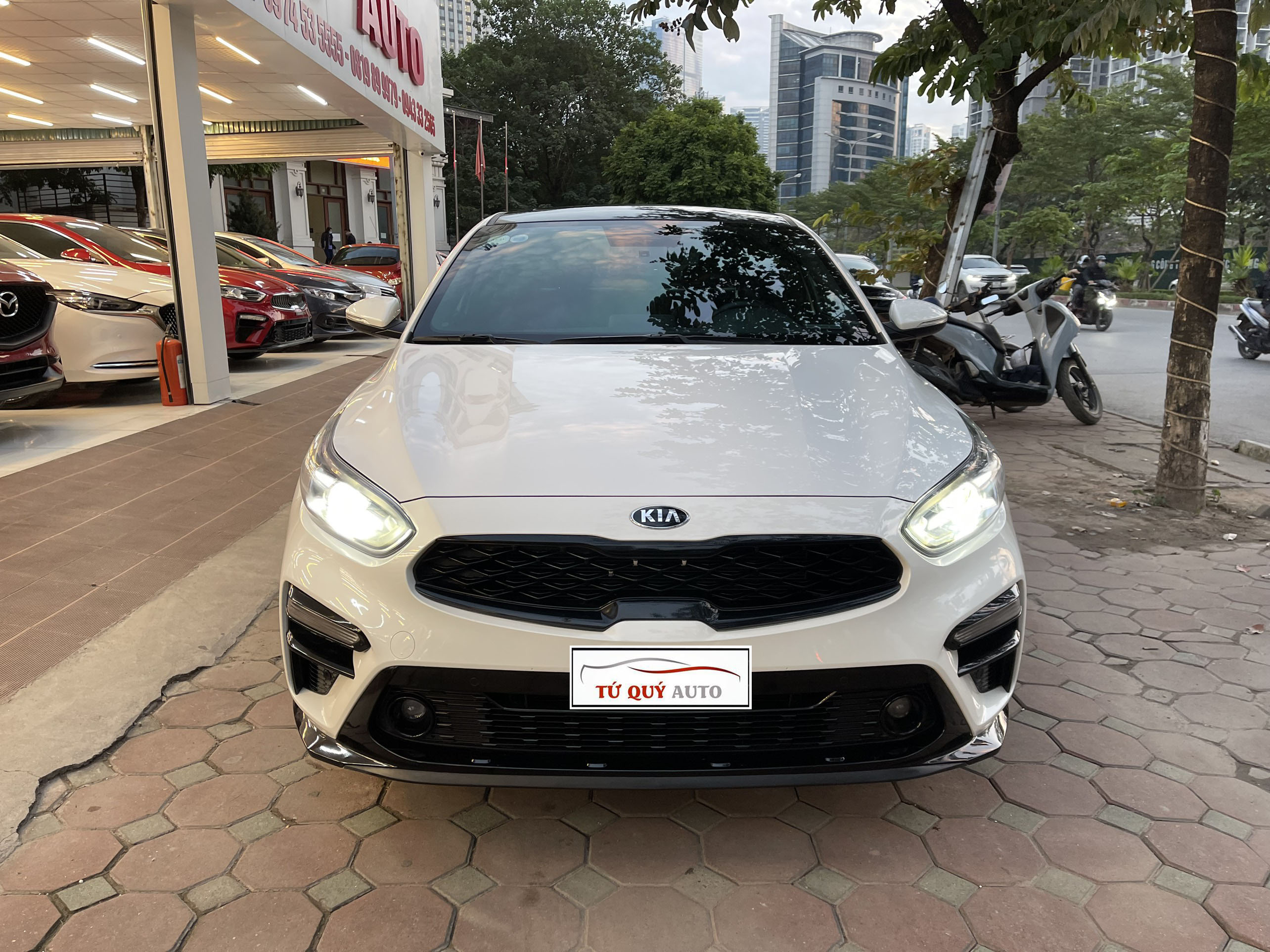 Xe Kia Cerato Premium 2.0AT 2019 - Trắng