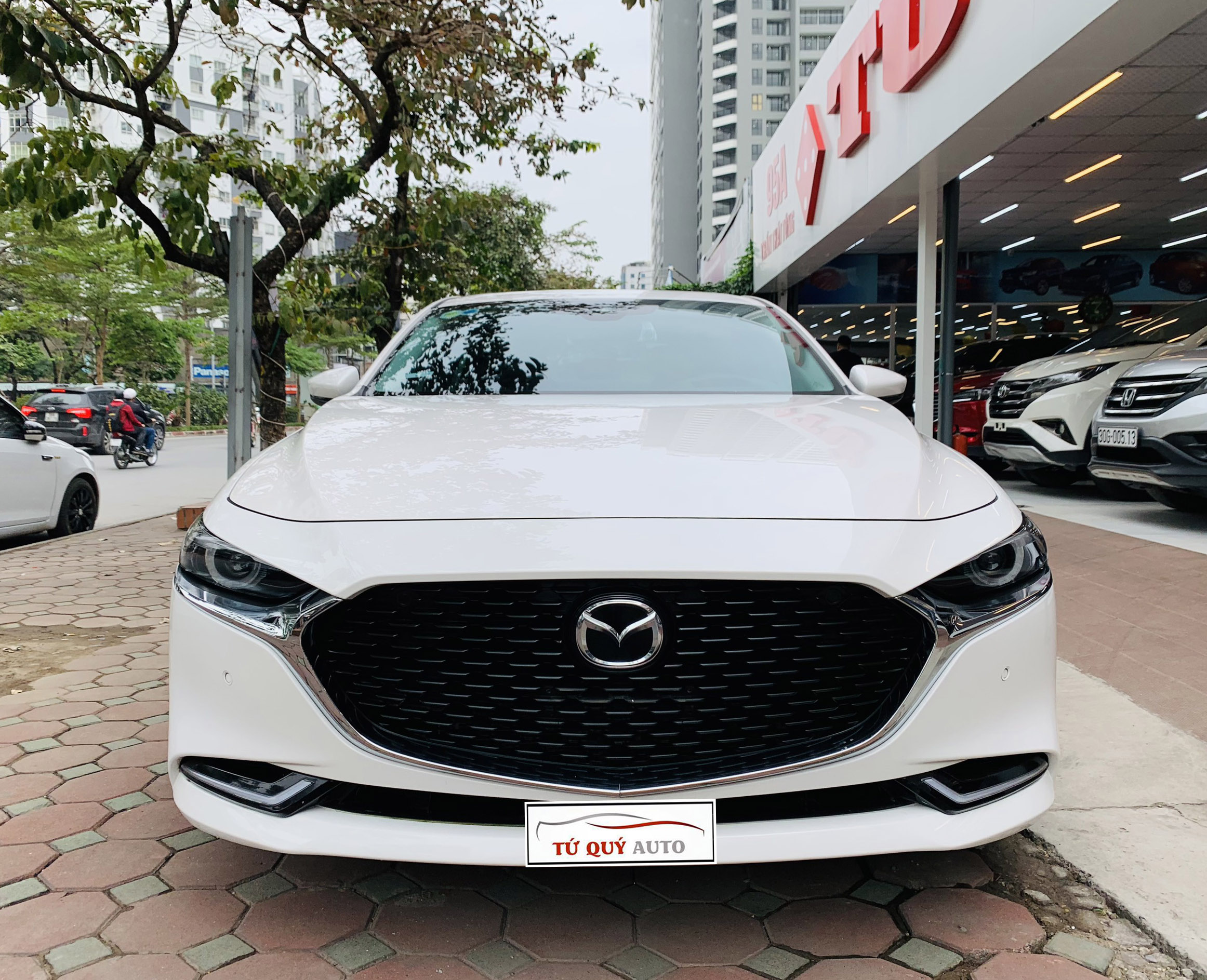 Xe Mazda 3 Premium 2.0AT 2020 - Trắng