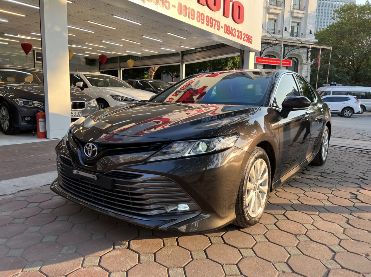 Toyota Camry 2.0G 2019 - 2