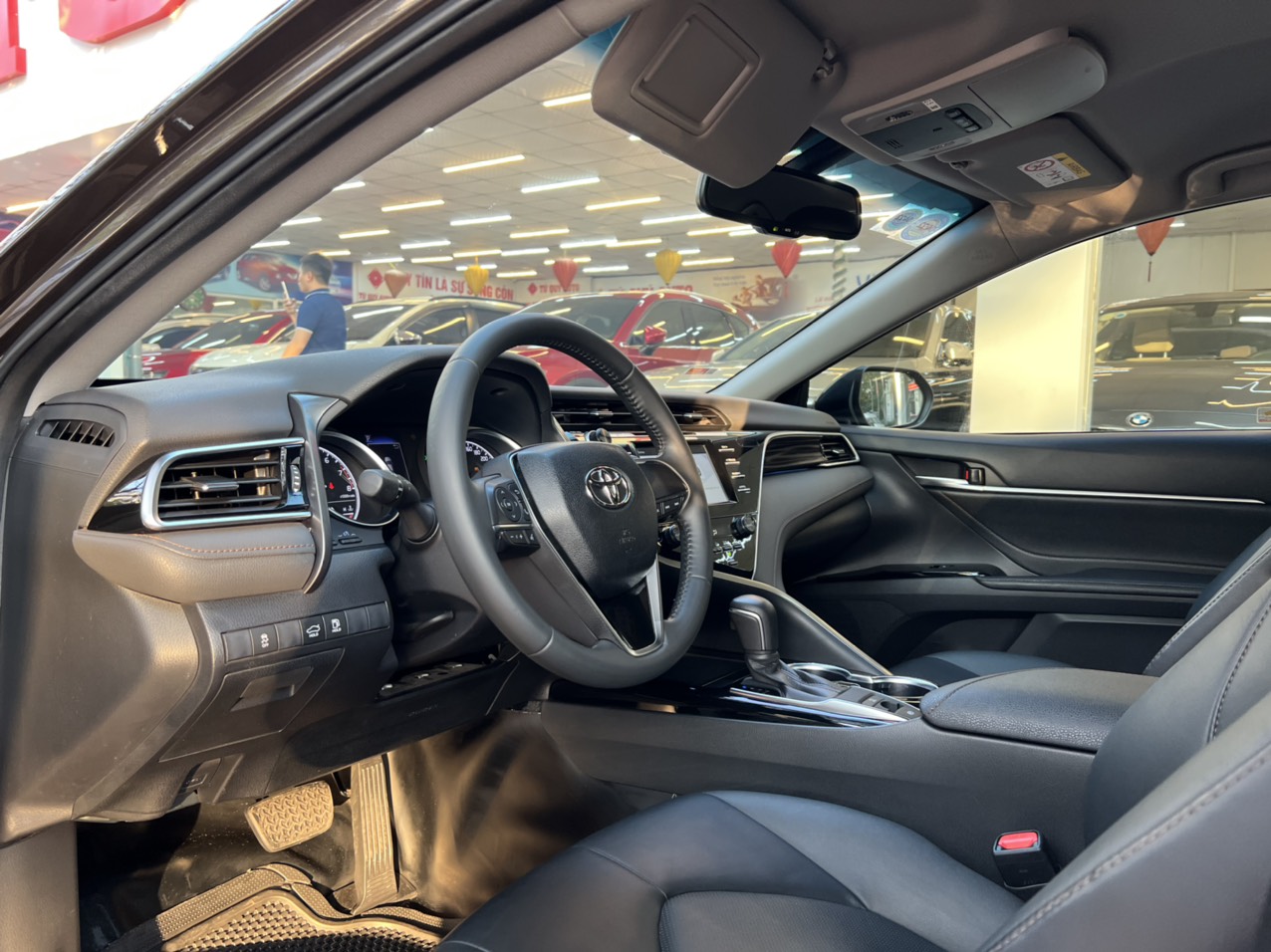 Toyota Camry 2.0G 2019 - 9