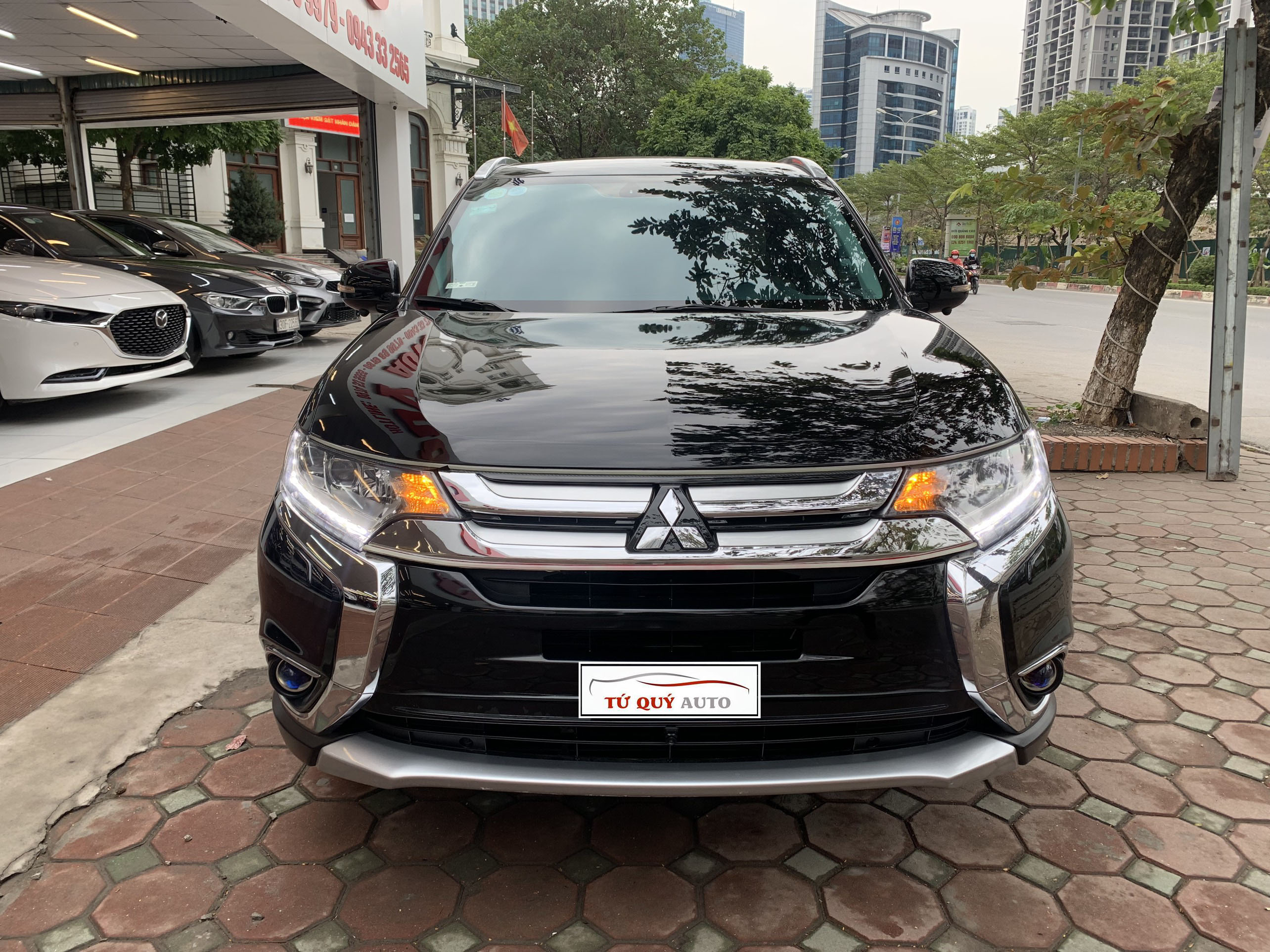 Xe Mitsubishi Outlander 2.4AT 2017 - Đen