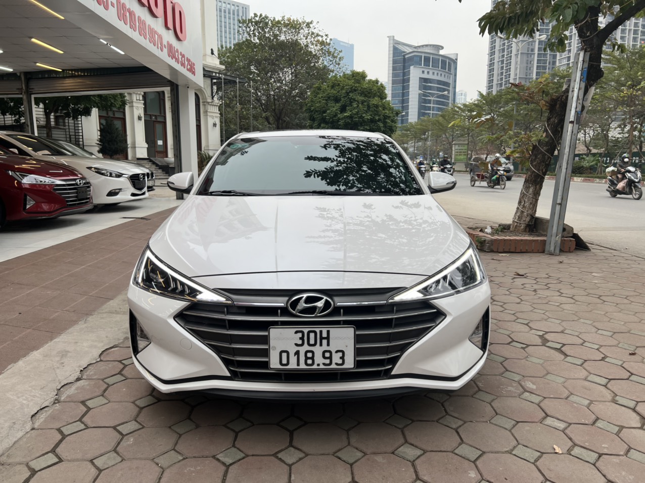 Xe Hyundai Elantra 1.6AT 2020 - Trắng