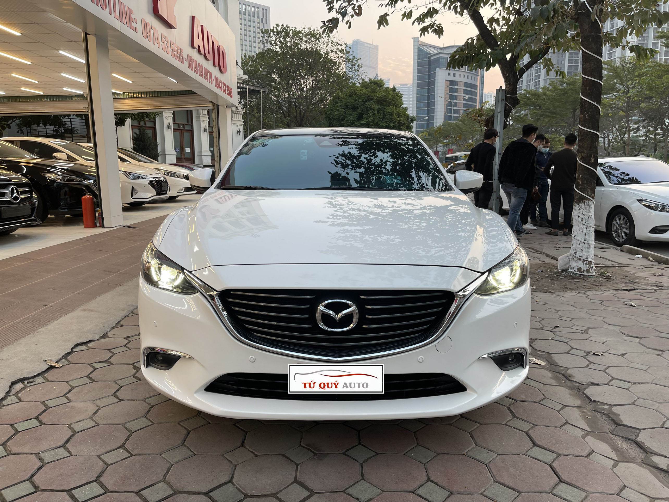 Xe Mazda 6 2.5AT 2018 - Trắng