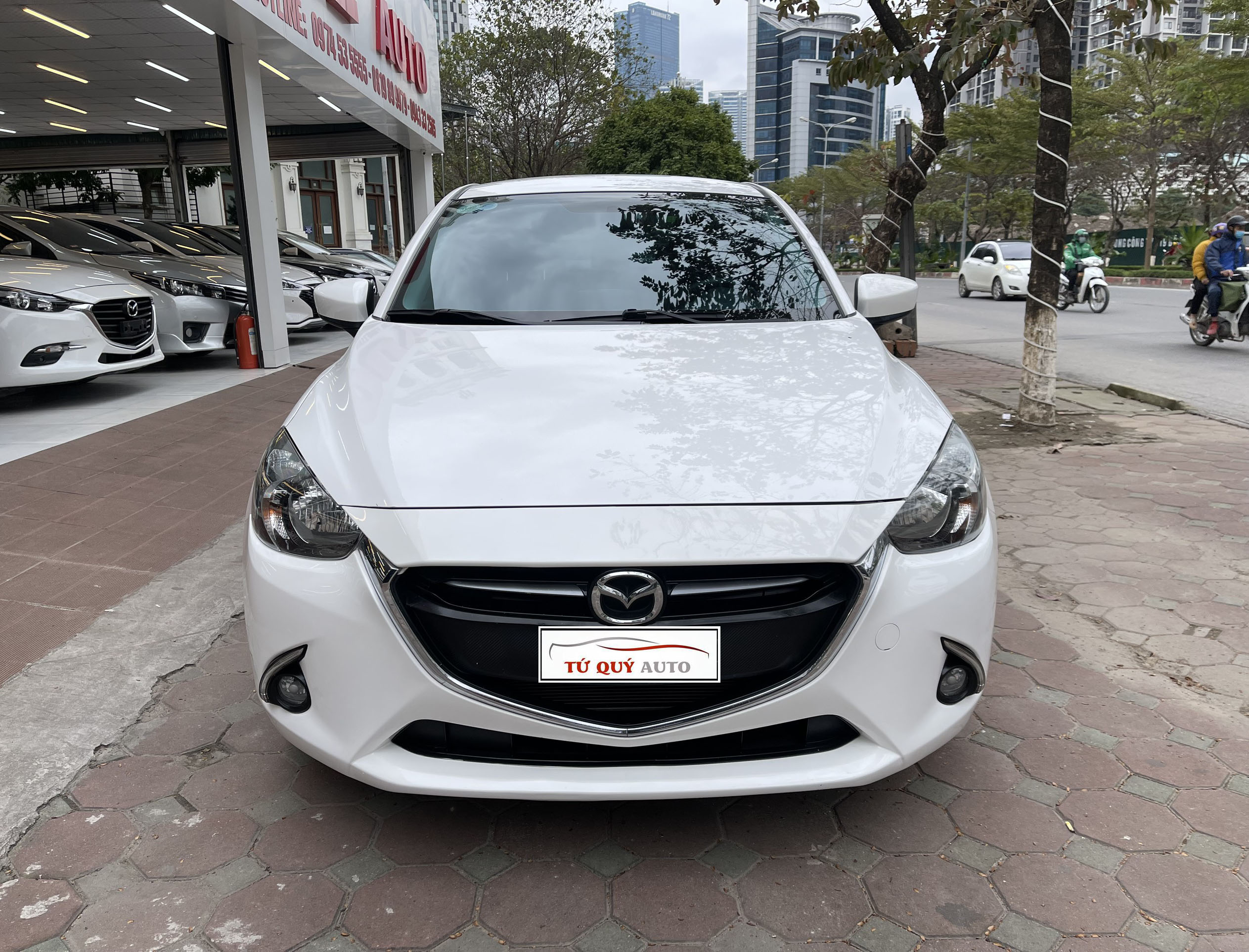 Xe Mazda 2 Sedan 1.5AT 2018 - Trắng