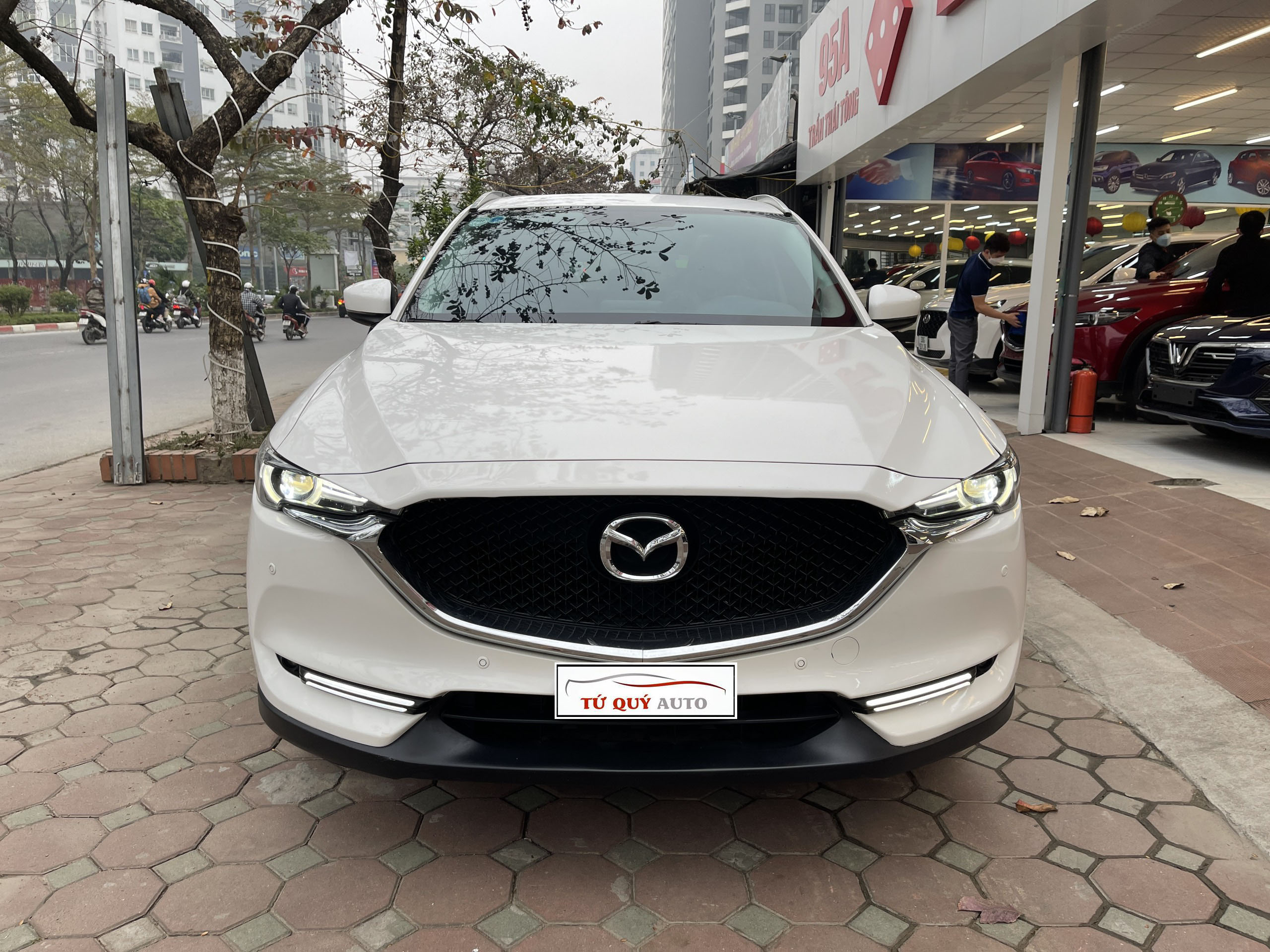 Xe Mazda CX5 2.0AT 2018 - Trắng