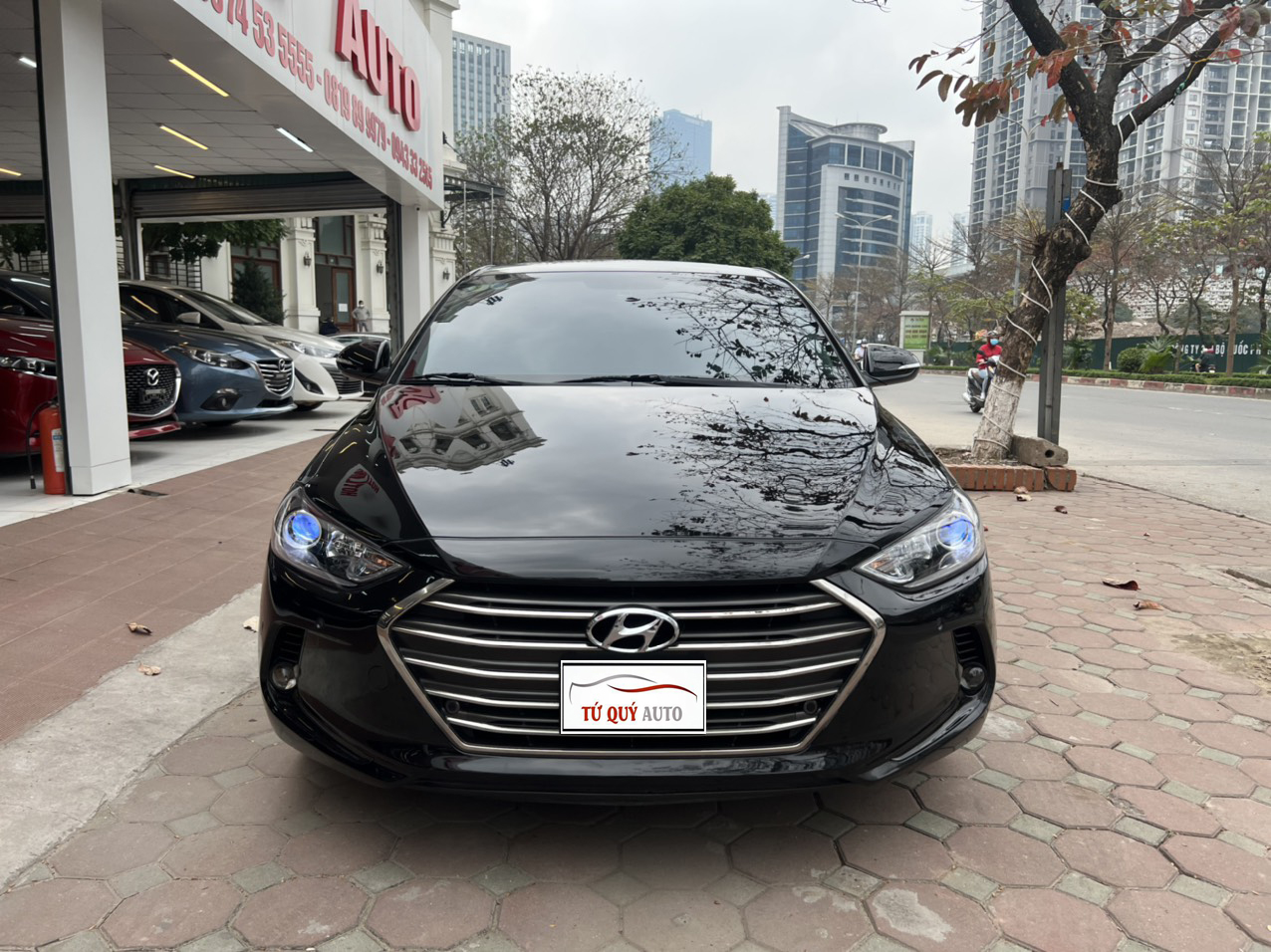 Xe Hyundai Elantra 2.0AT 2017 - Đen