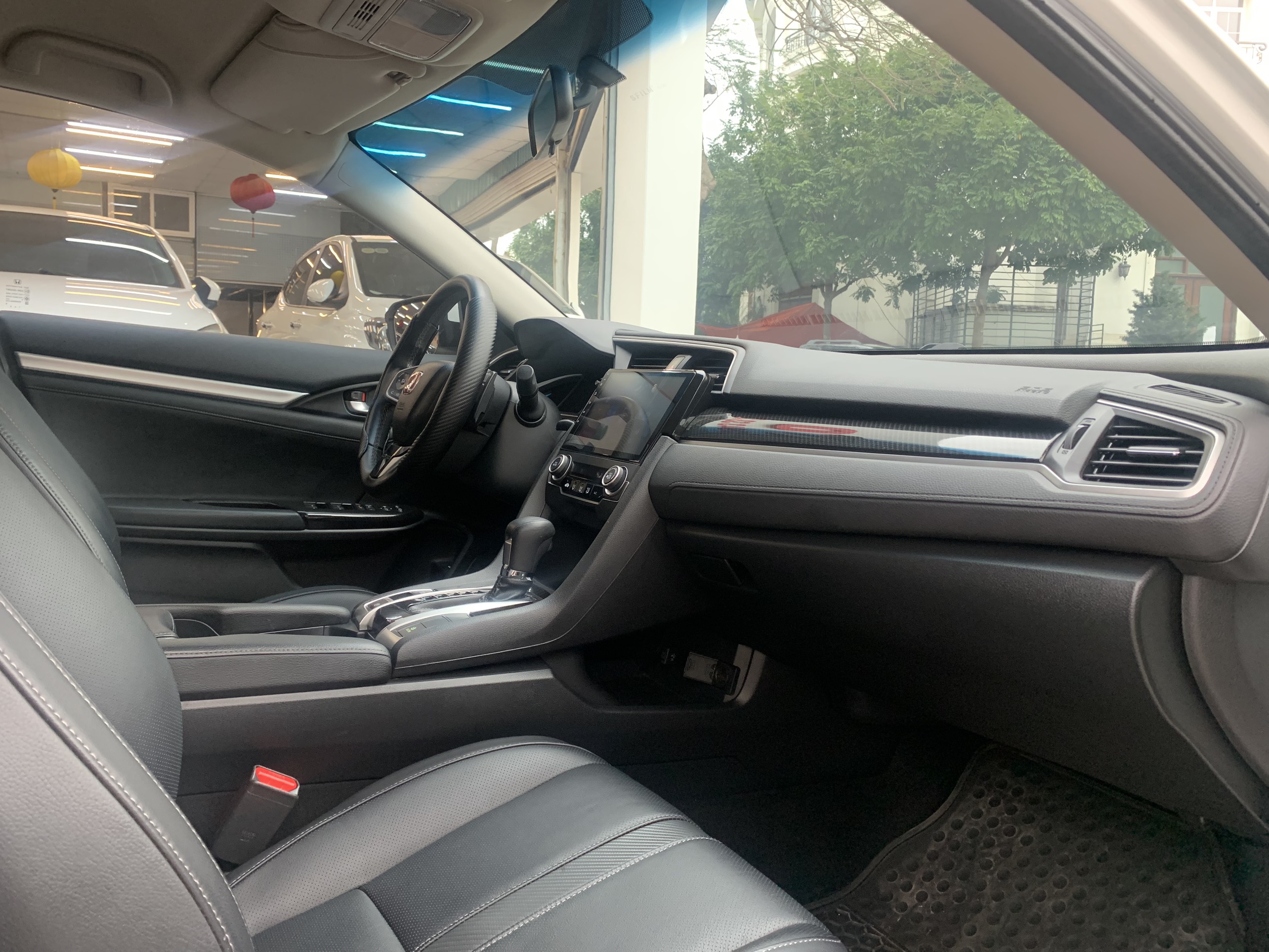 Honda Civic 1.8E 2018 - 10