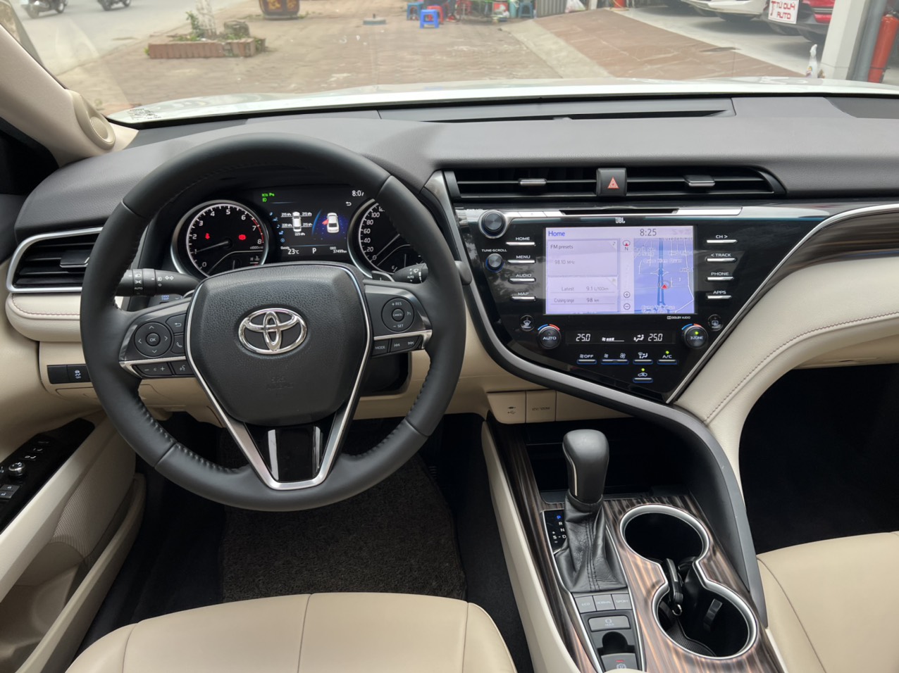 Toyota Camry 2.5Q 2019 - 8