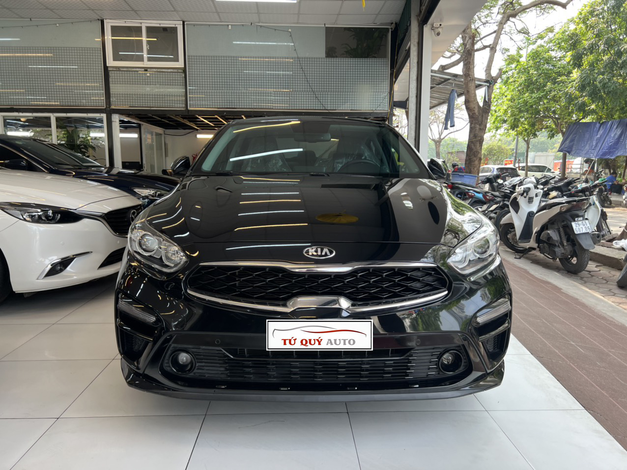 Xe Kia Cerato Luxury 1.6AT 2019 - Đen