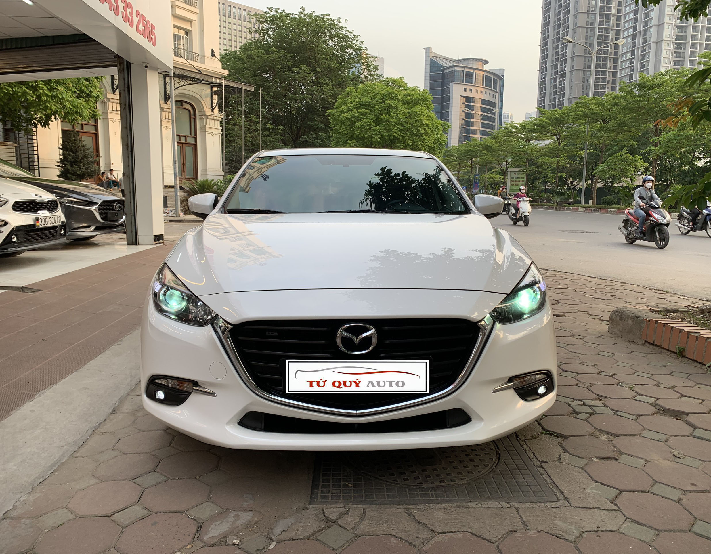 Xe Mazda 3 Hatchback 1.5AT 2018 - Trắng