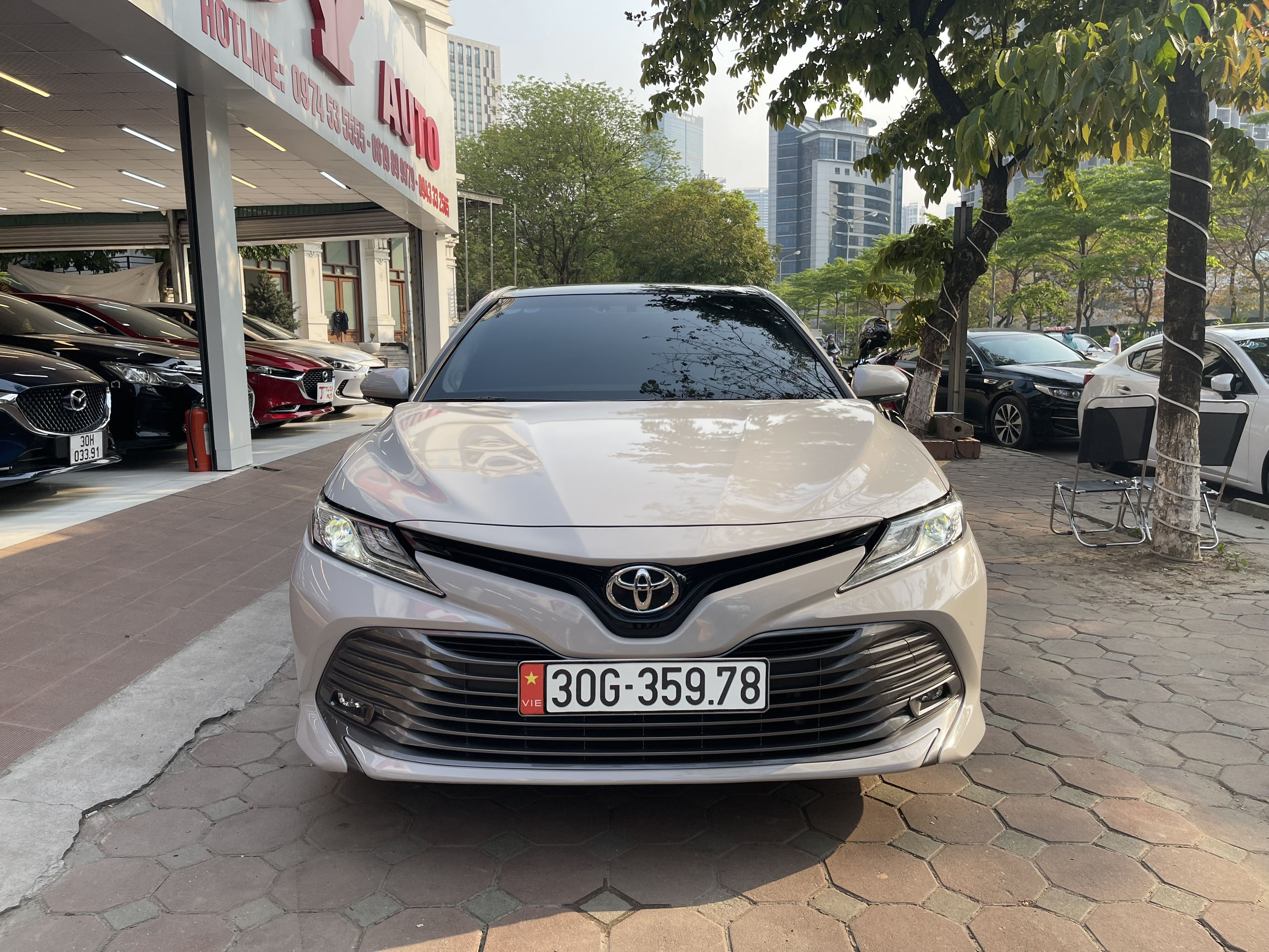 Xe Toyota Camry 2.5Q 2020 - Trắng