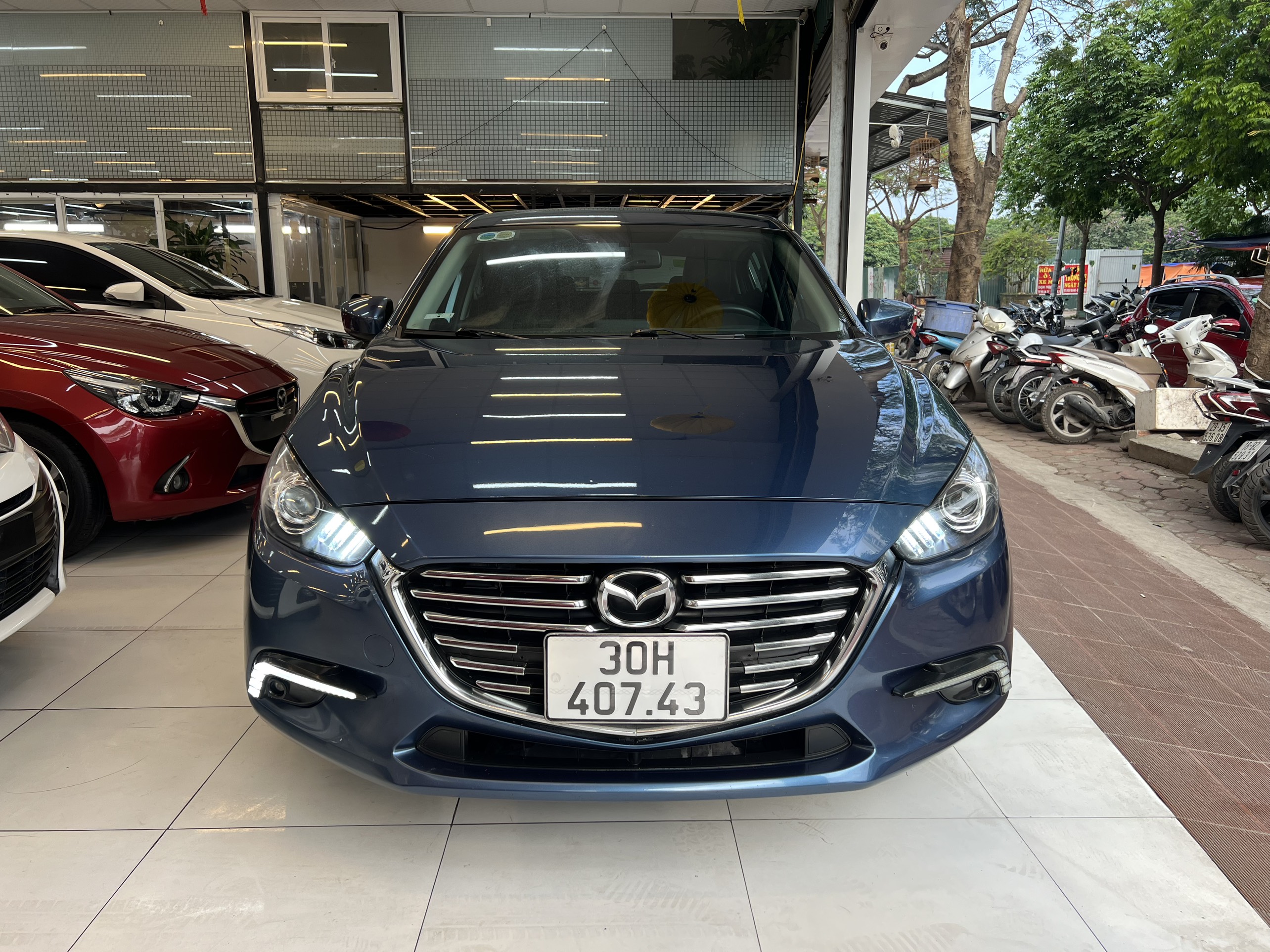 Xe Mazda 3 Hatchback 1.5 AT 2018 - Xanh