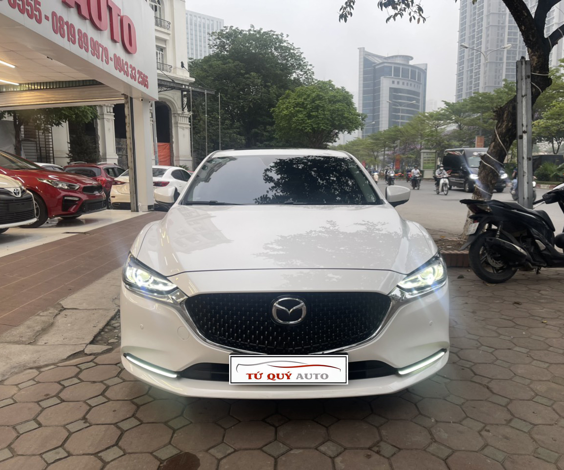 Xe Mazda 6 Premium 2.0AT 2022 - Trắng