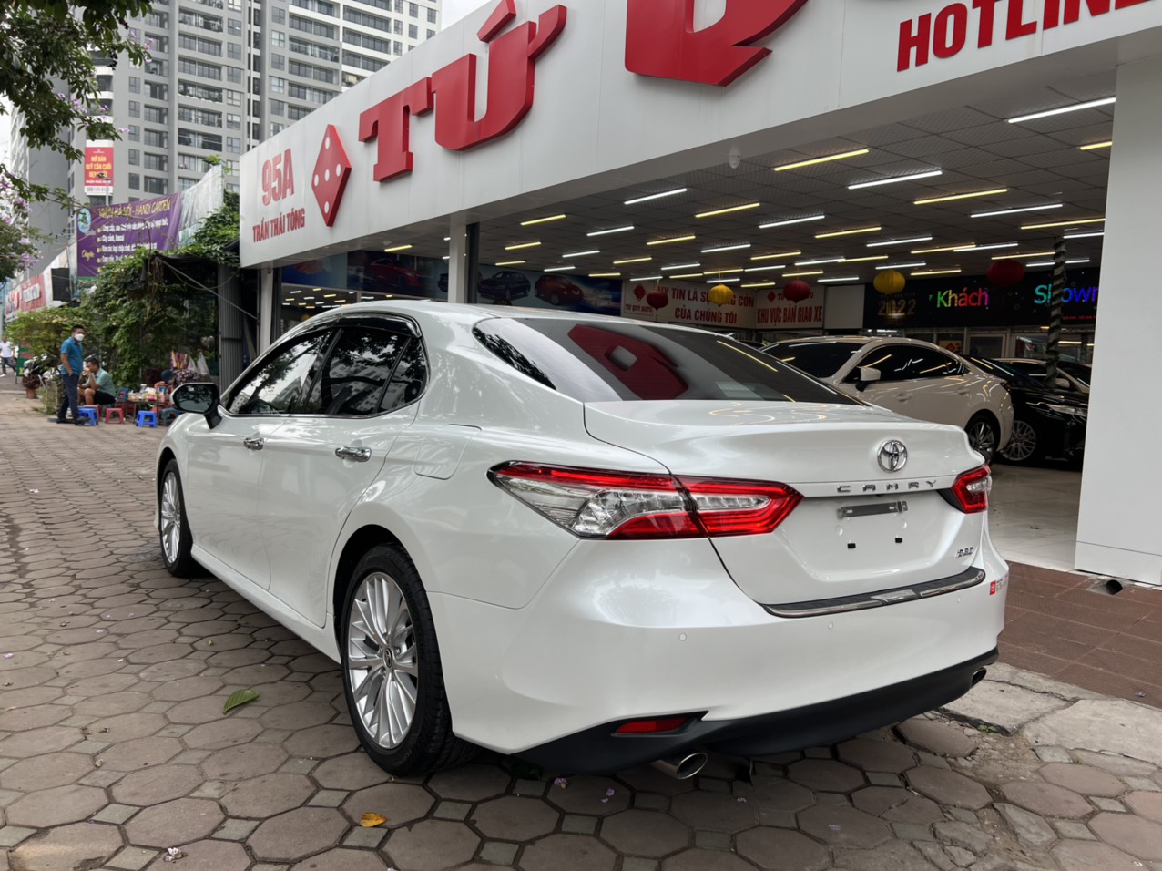 Toyota Camry 2.5Q 2020 - 4