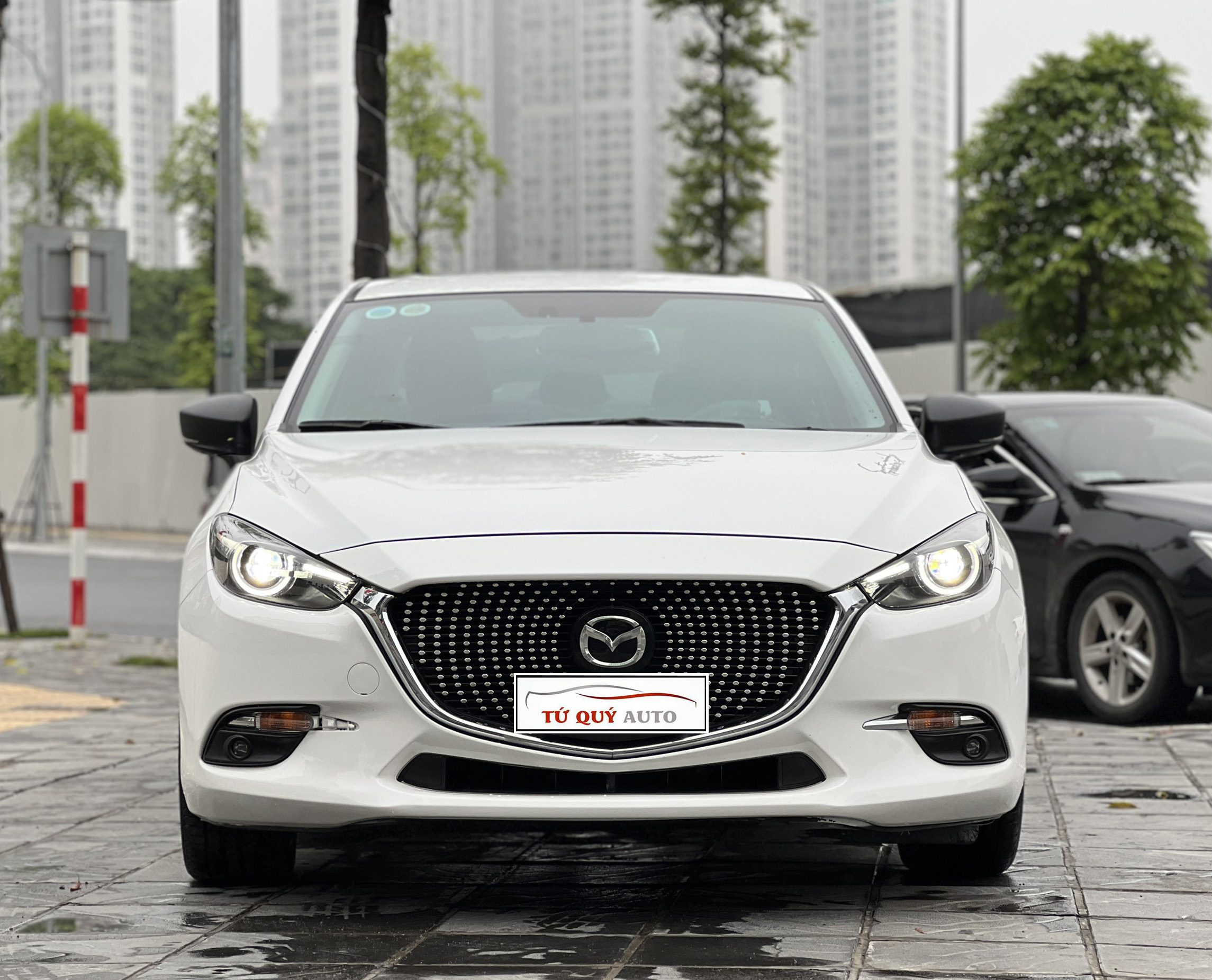 Xe Mazda 3 Sedan 2.0AT 2019 - Trắng