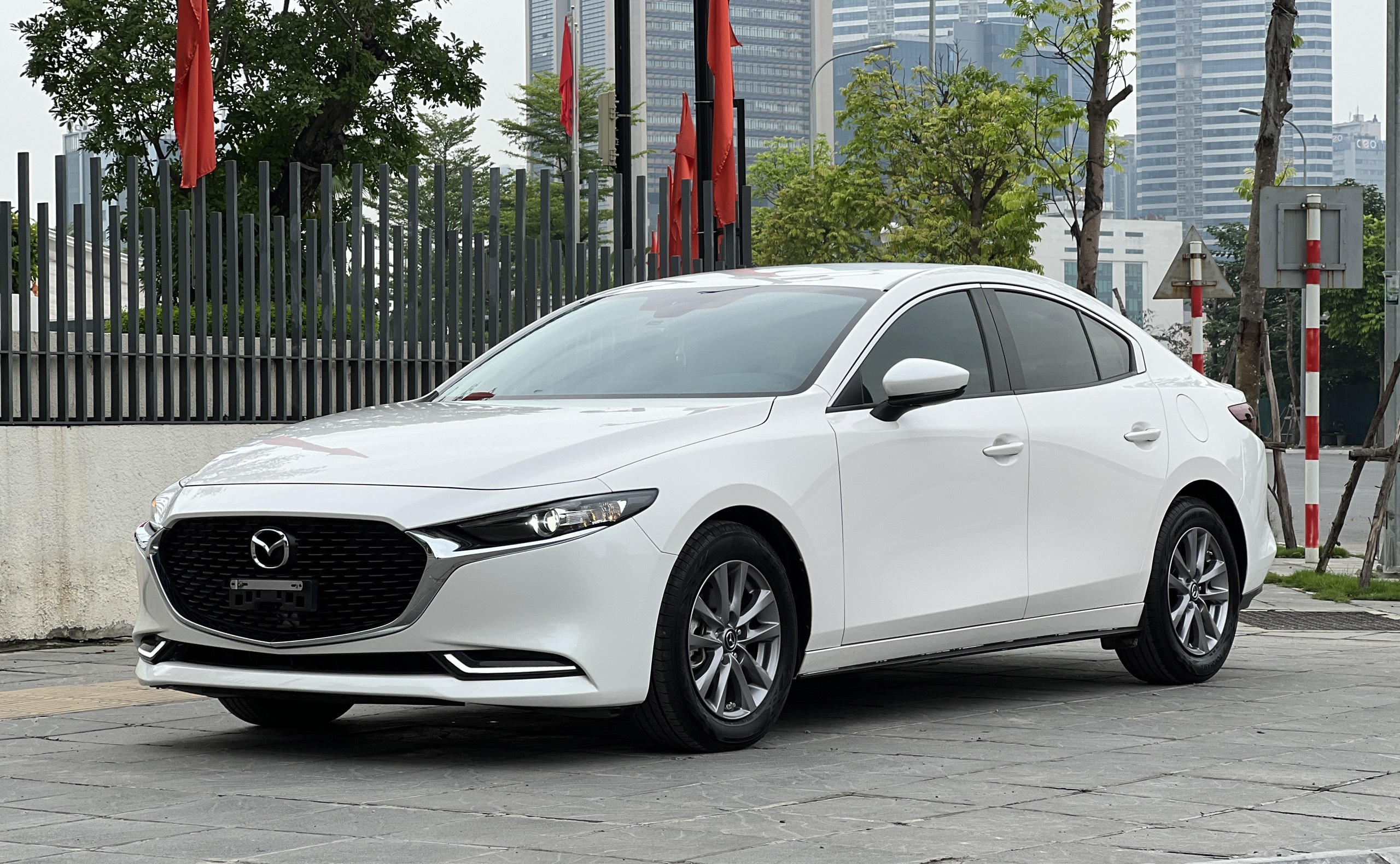 Mazda 3 Luxury 2020 - 2