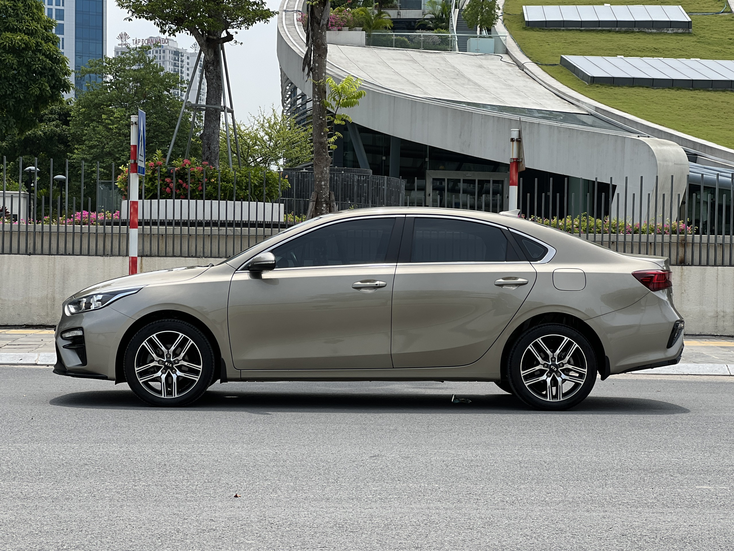 Kia Cerato Luxury 1.6AT 2020 - 3