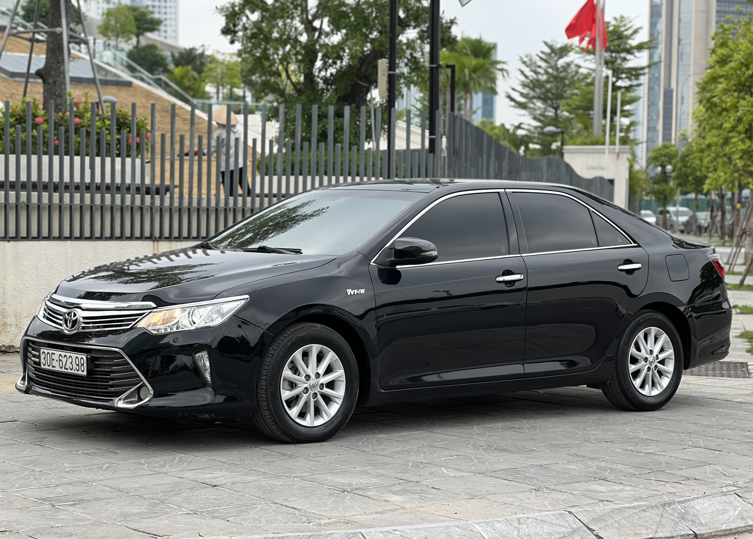 Toyota Camry 2.0E 2016 - 2