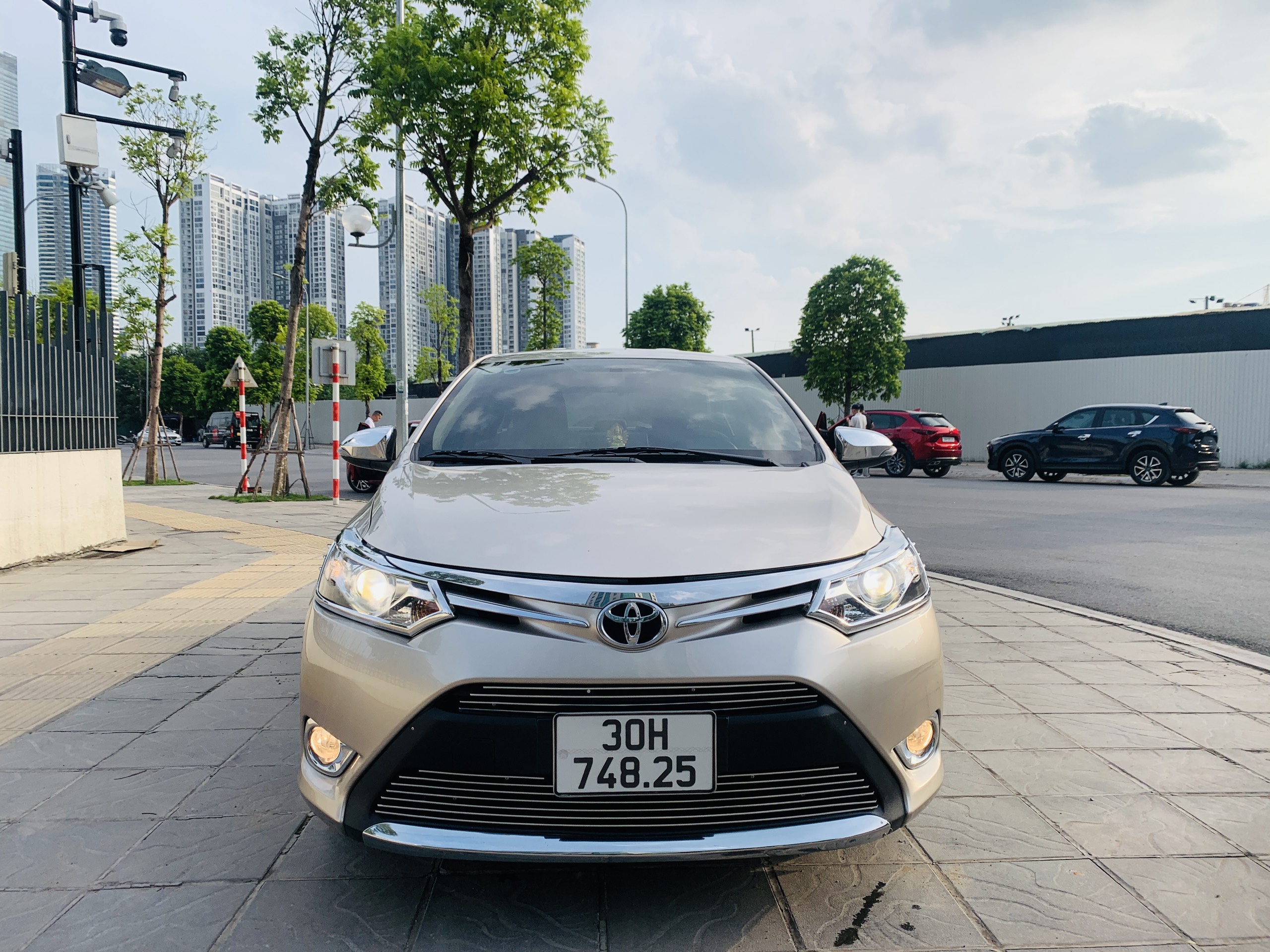 Xe Toyota Vios 1.5G 2017 - Vàng Cát