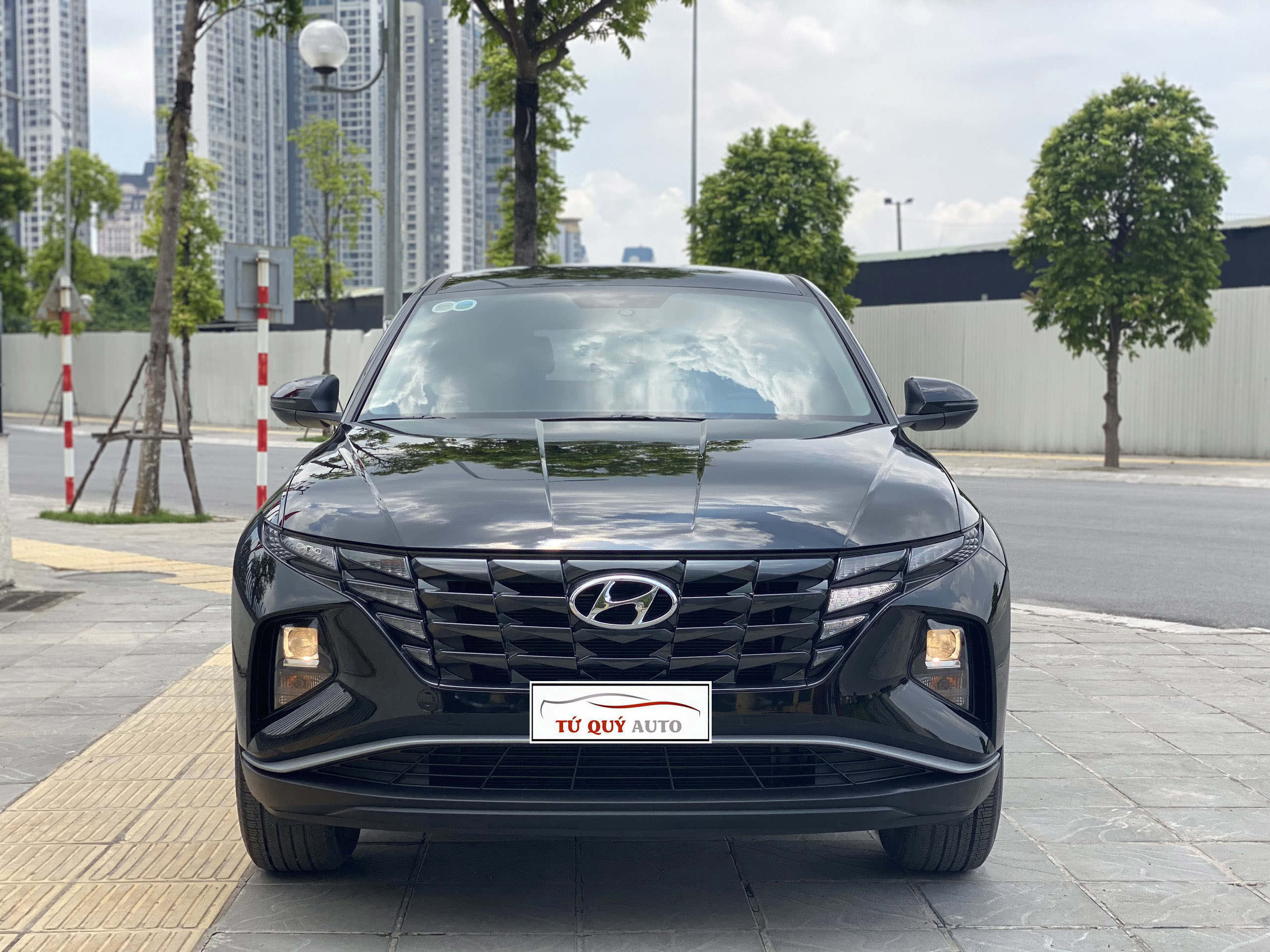 Xe Hyundai Tucson 2.0AT 2021 - Đen