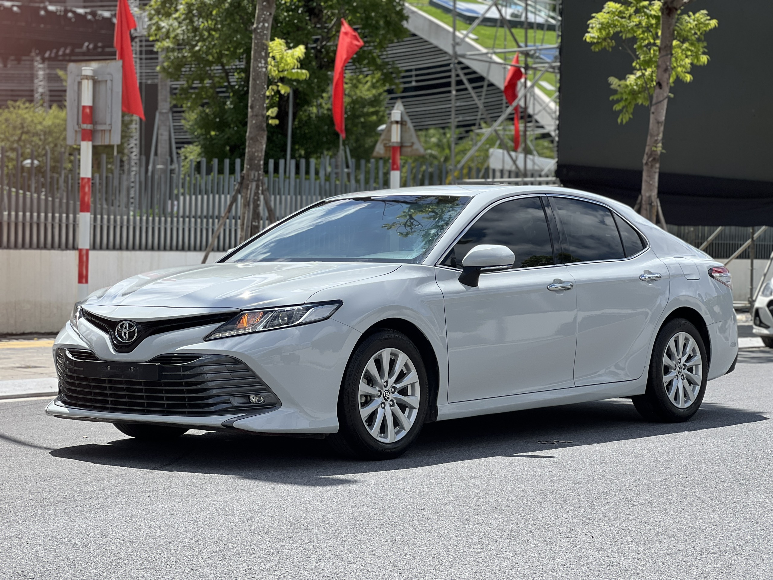 Toyota Camry 2.0G 2019 - 2