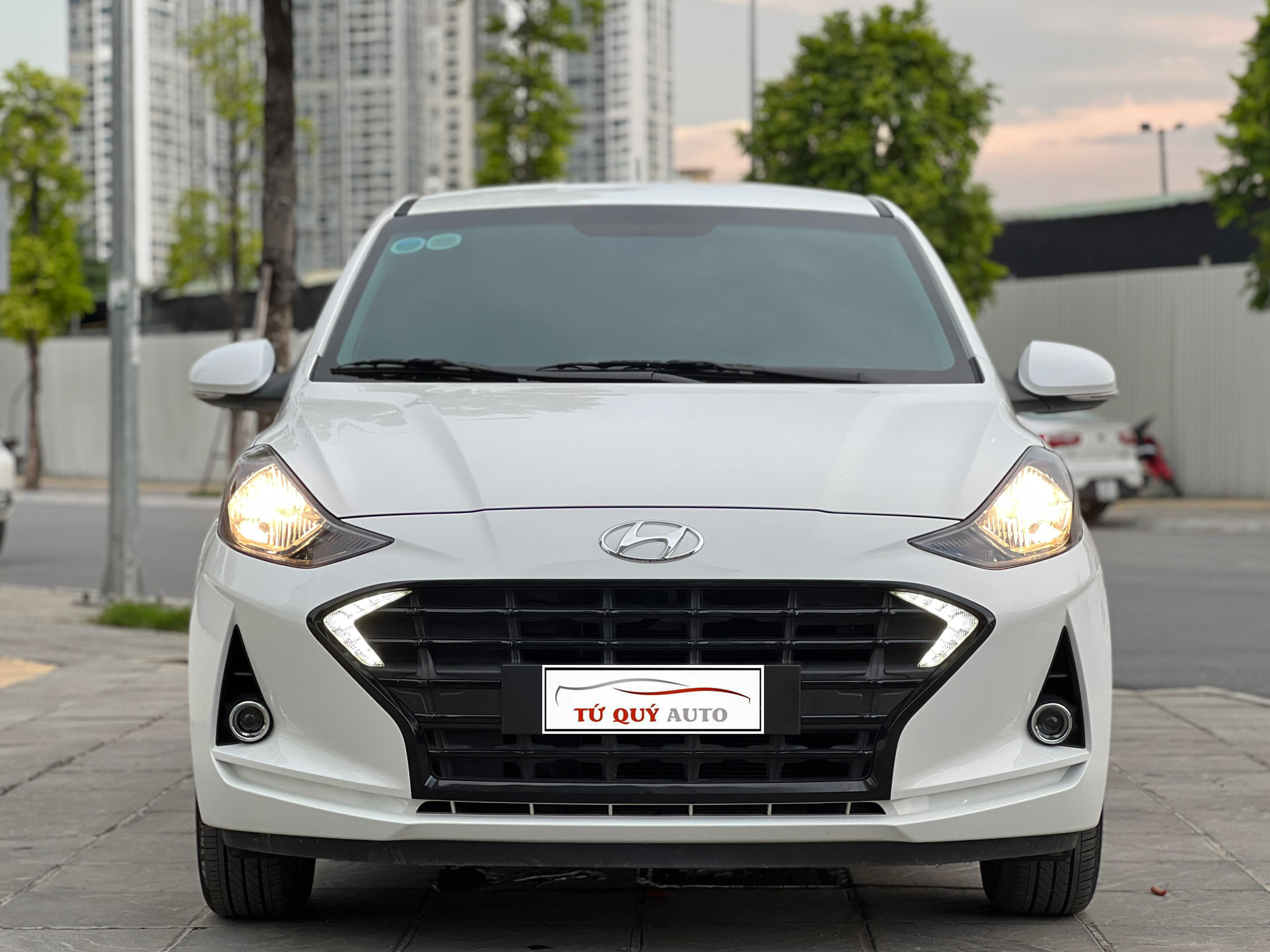 Xe Hyundai I10 Hatchback 1.2AT 2022 - Trắng