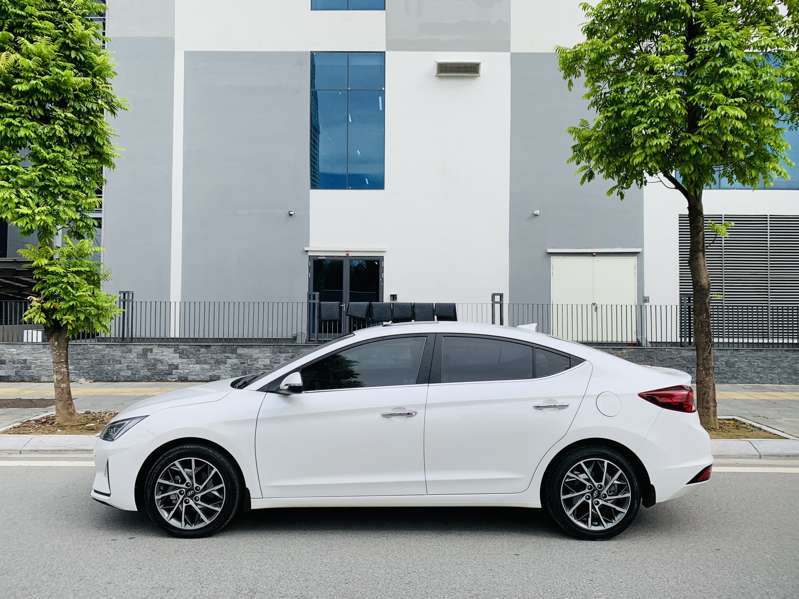 Hyundai Elantra 2.0AT 2019 - 3