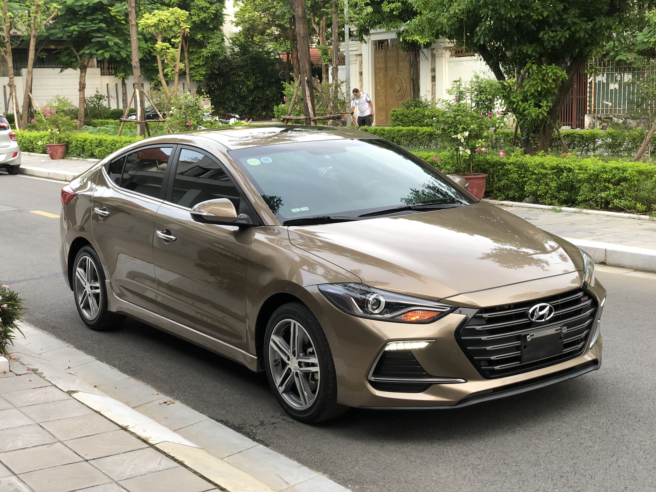 Hyundai Elantra Turbo 2019 - 2