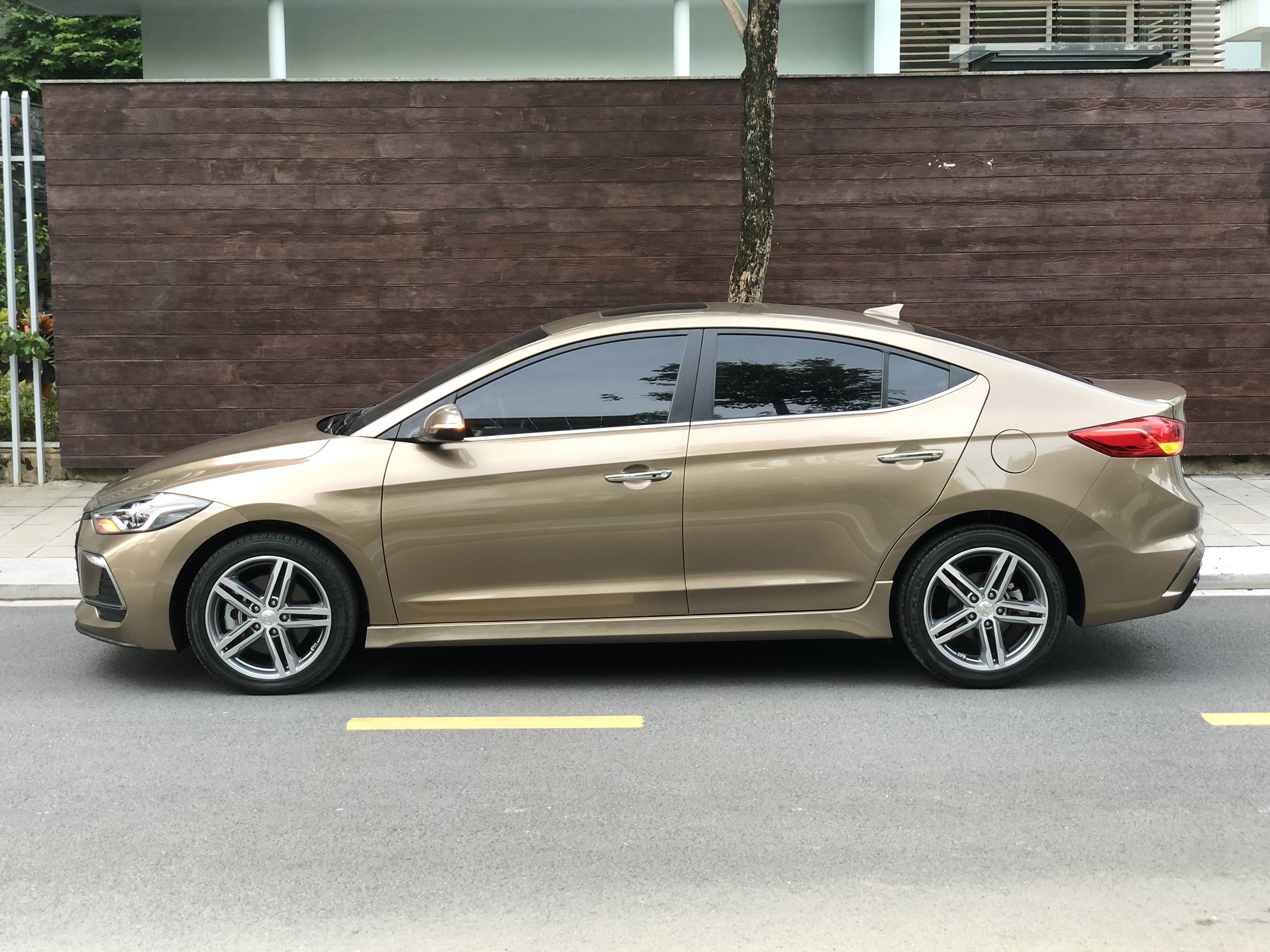 Hyundai Elantra Turbo 2019 - 3