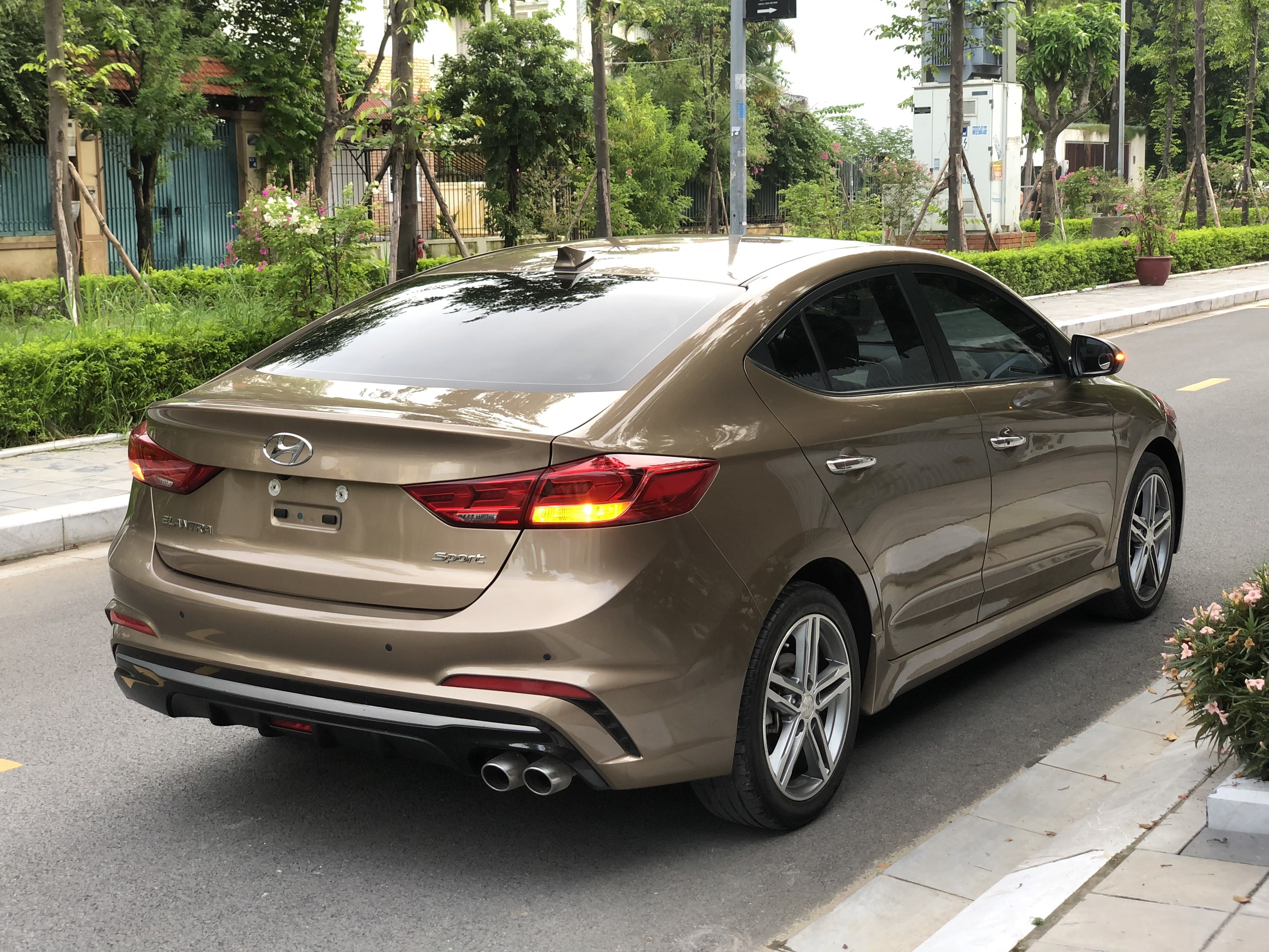 Hyundai Elantra Turbo 2019 - 6