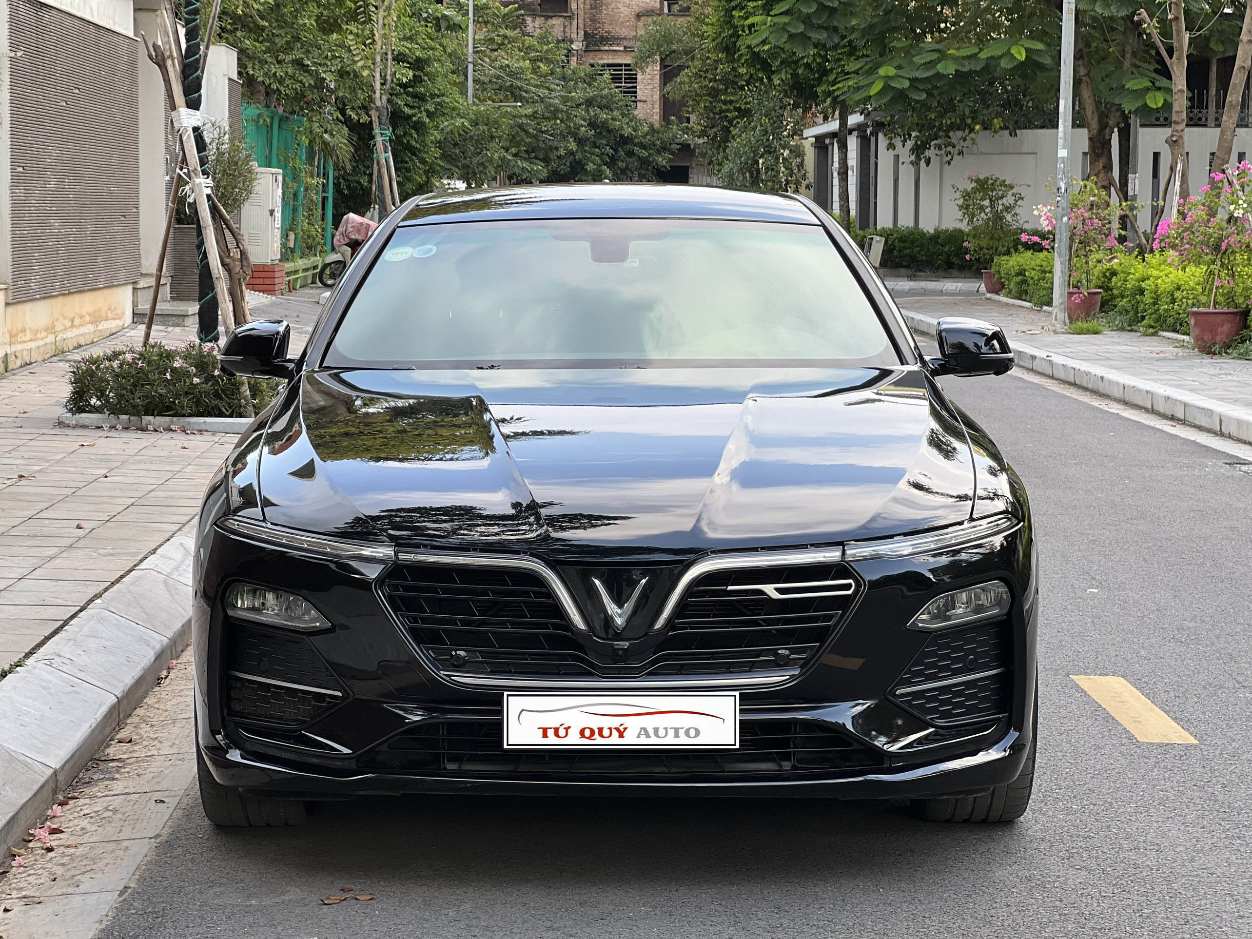 Xe VinFast Lux A 2.0 Premium 2021 - Đen