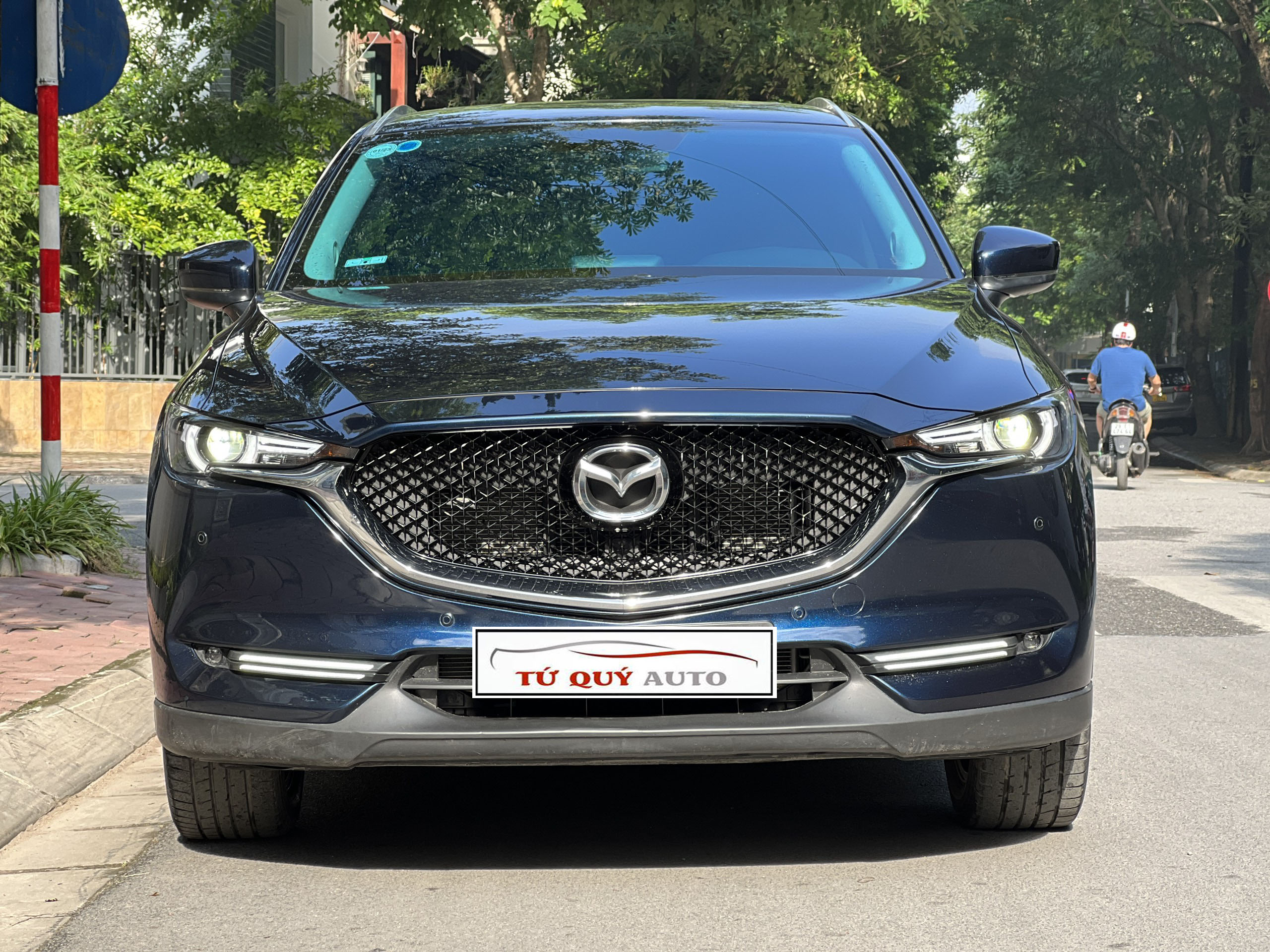 Xe Mazda CX5 Deluxe 2.0AT 2020 - Xanh Đen