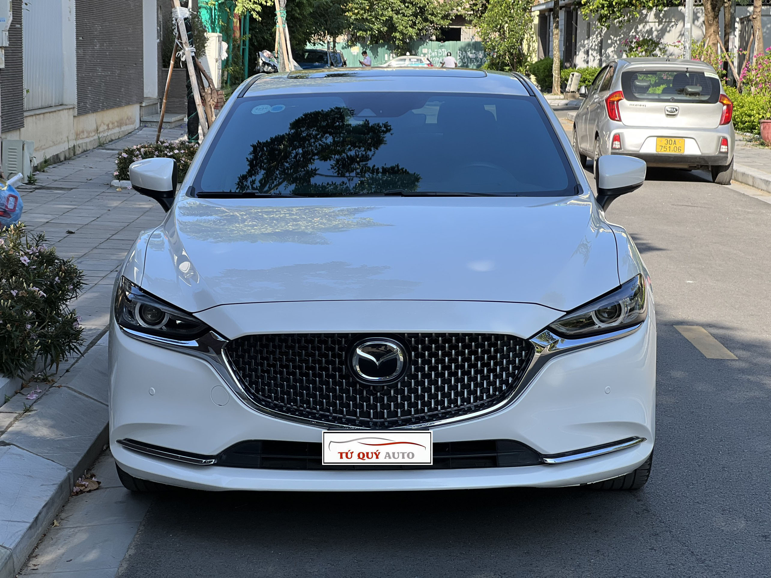 Xe Mazda 6 Premium 2.5AT 2020 - Trắng