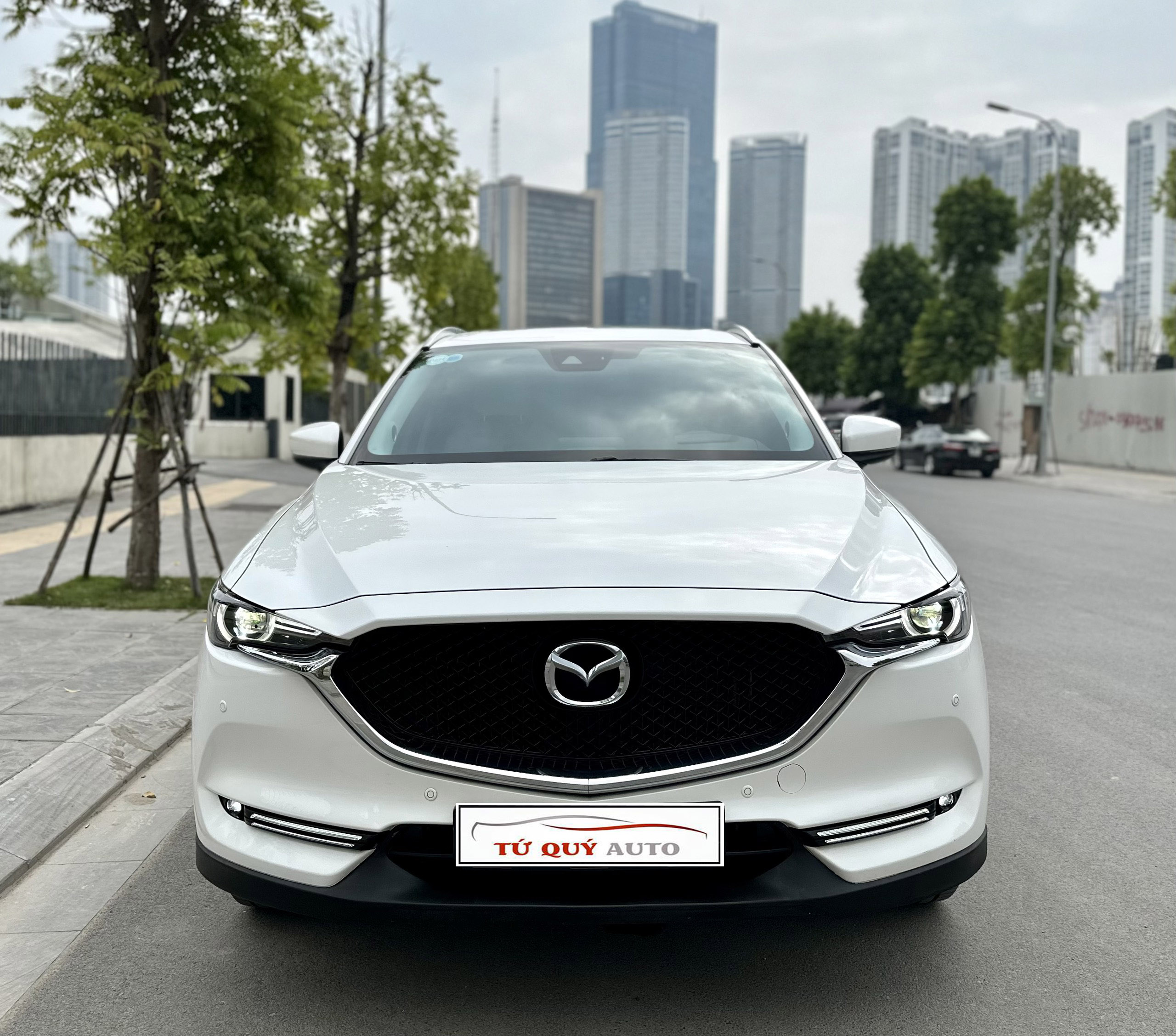 Xe Mazda CX5 2.5AT 2019 - Trắng / Kem