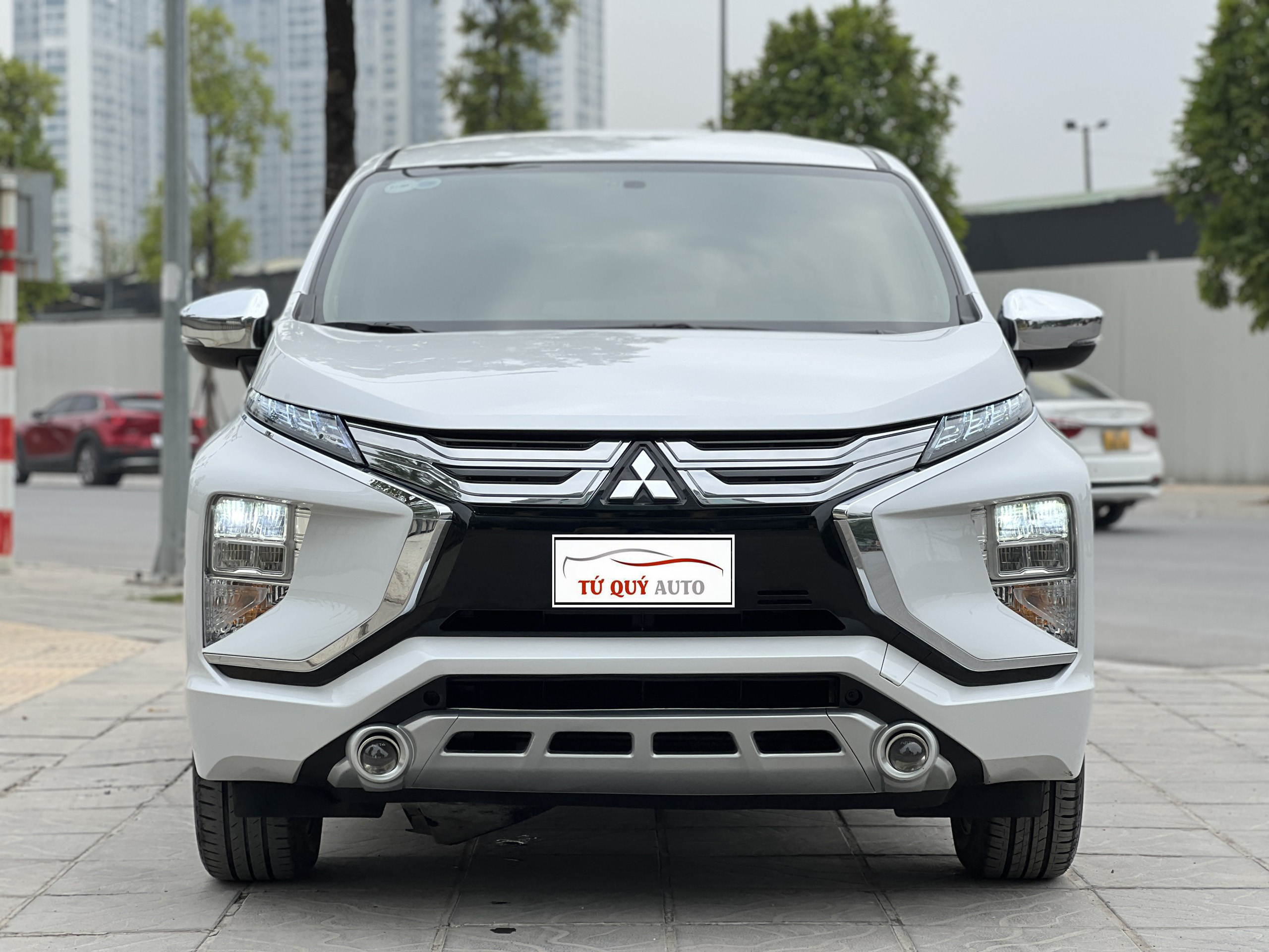 Xe Mitsubishi Xpander 1.5AT 2020 - Trắng