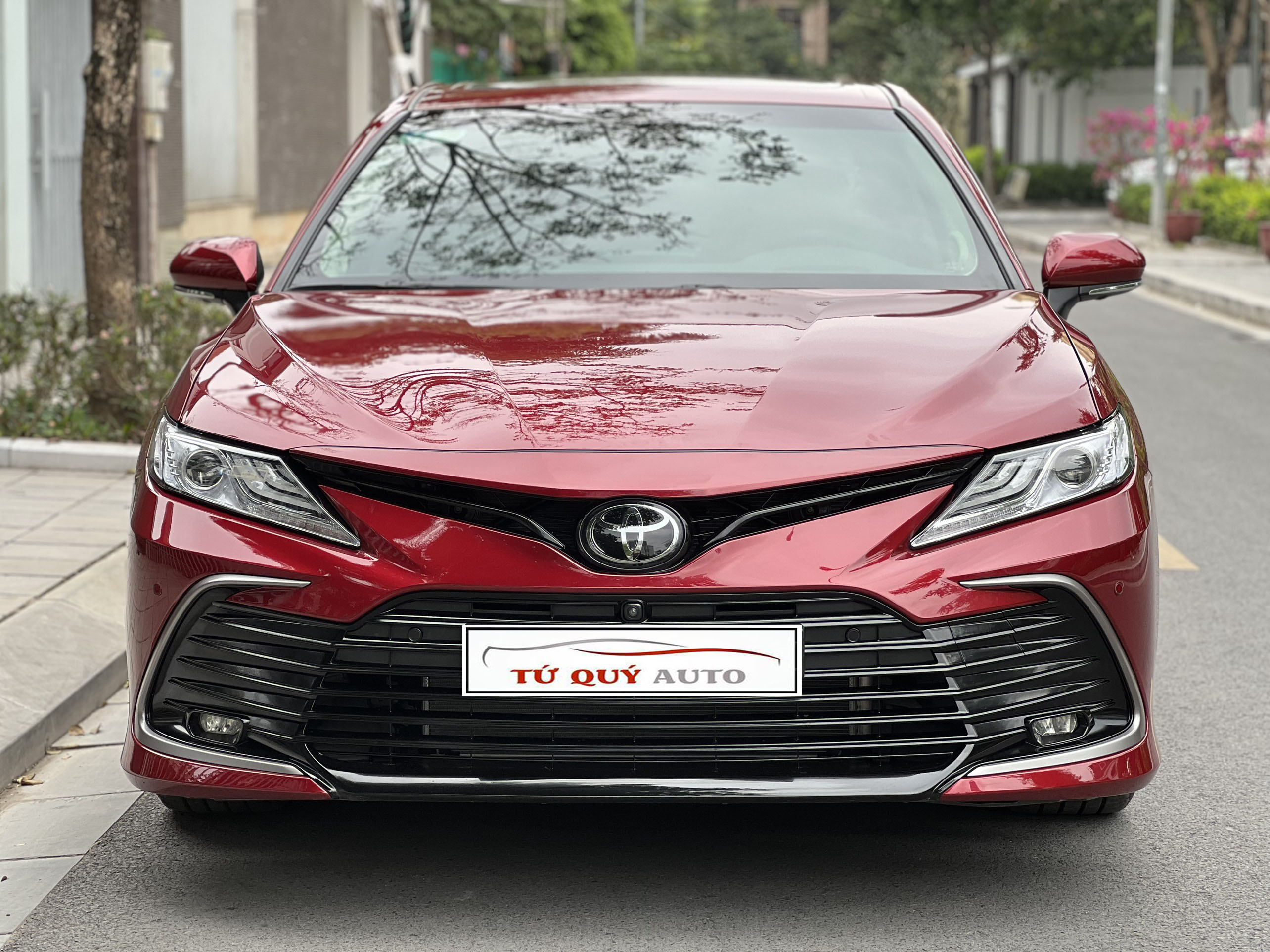 Xe Toyota Camry 2.5Q 2022 - Đỏ