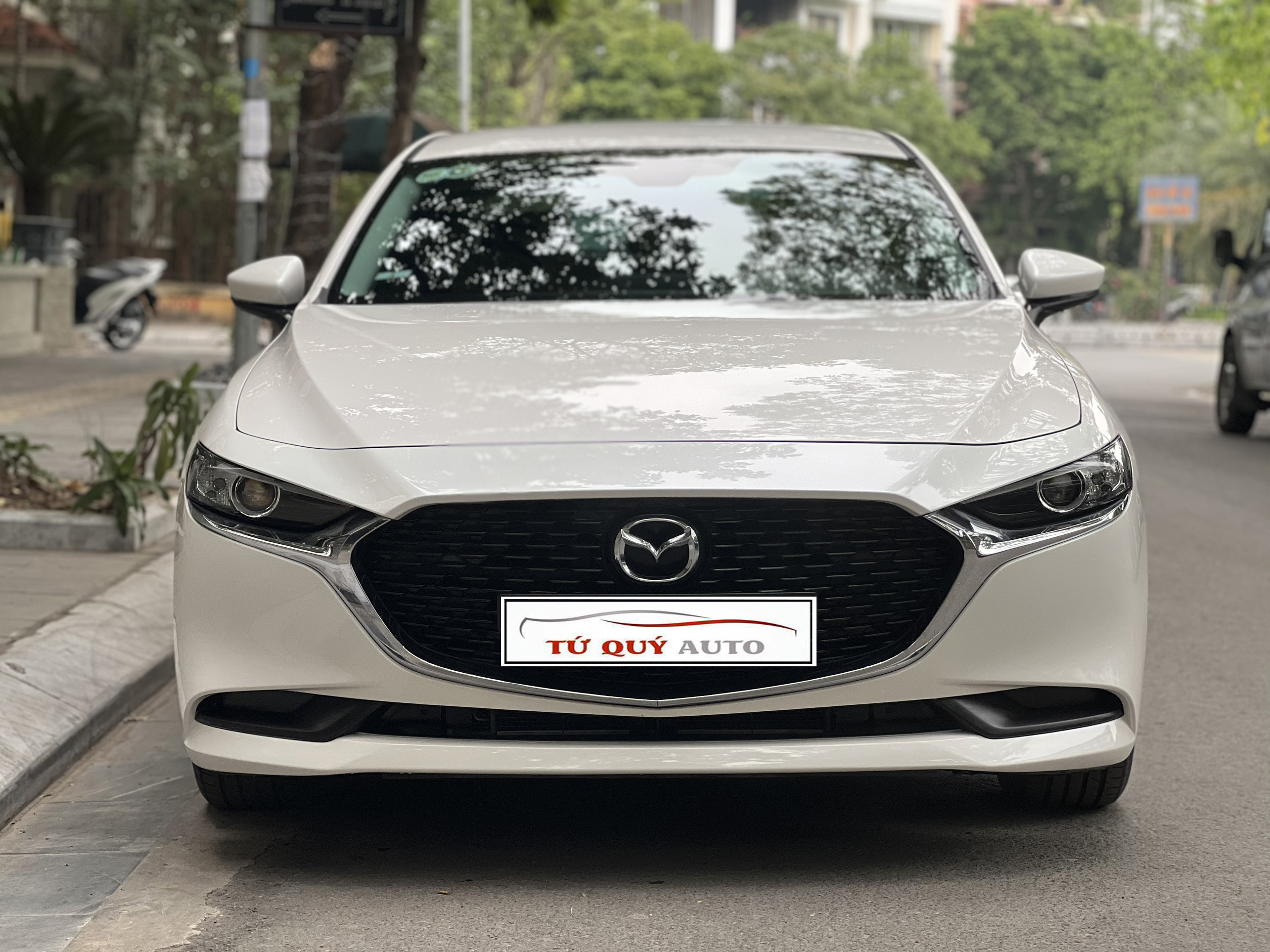 Xe Mazda 3 Deluxe 1.5AT 2020 - Trắng