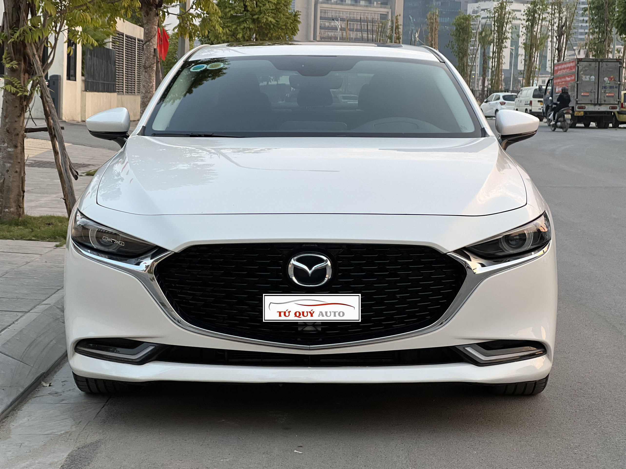 Xe Mazda 3 Sedan Luxury 2.0AT 2020 - Trắng