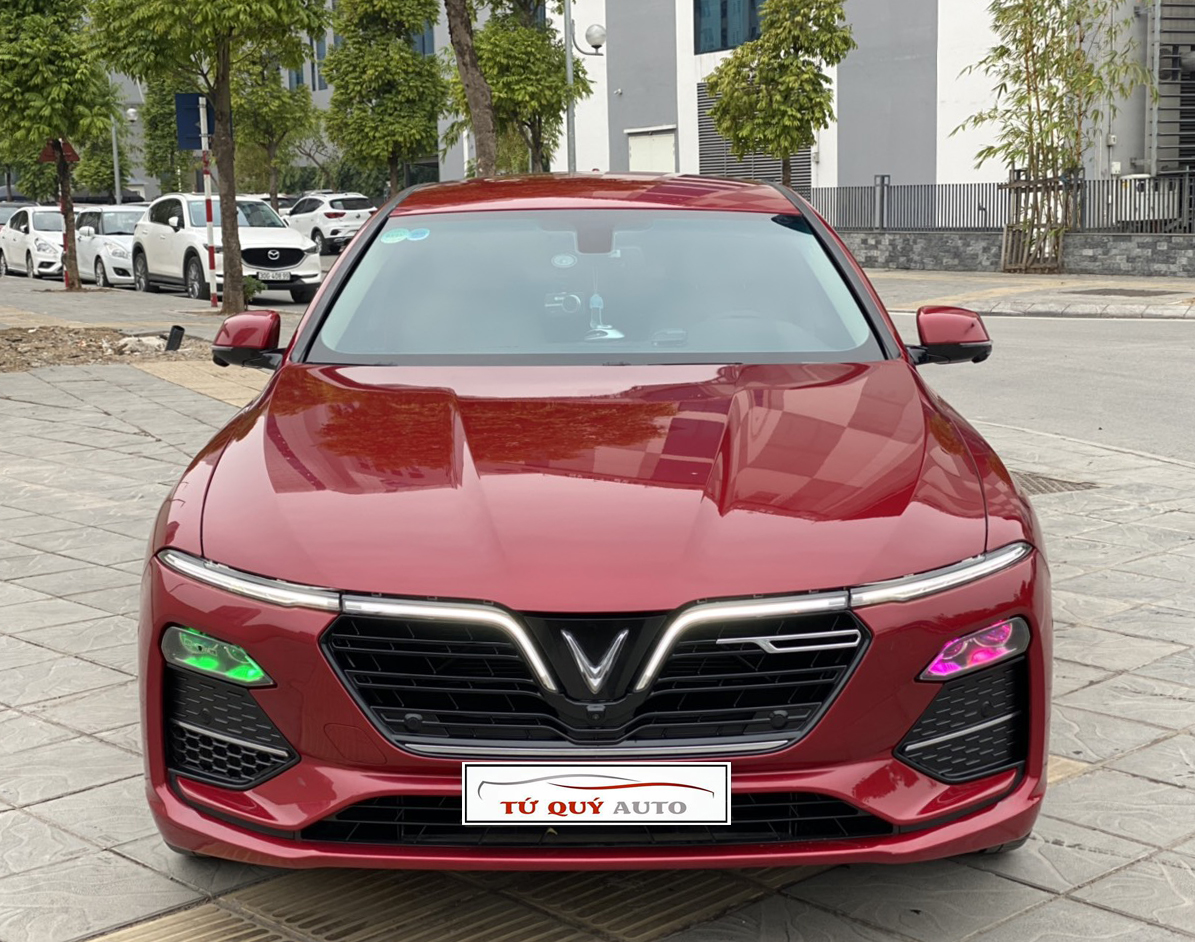 Xe VinFast Lux A 2.0 Premium 2019 - Đỏ