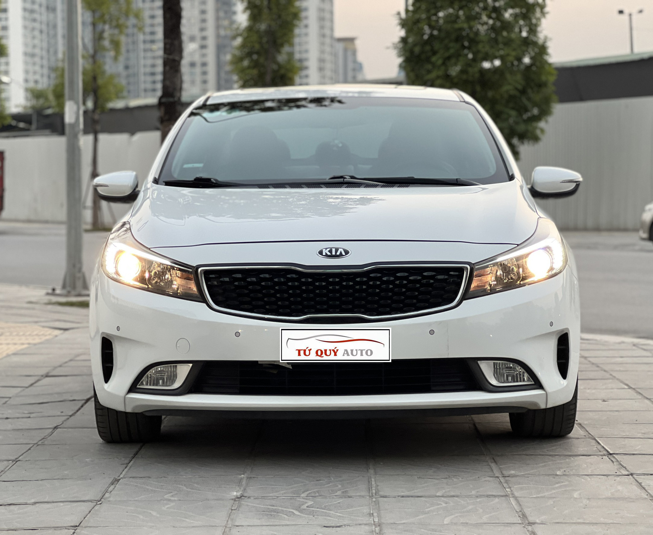 Xe Kia Cerato 1.6AT 2018 - Trắng