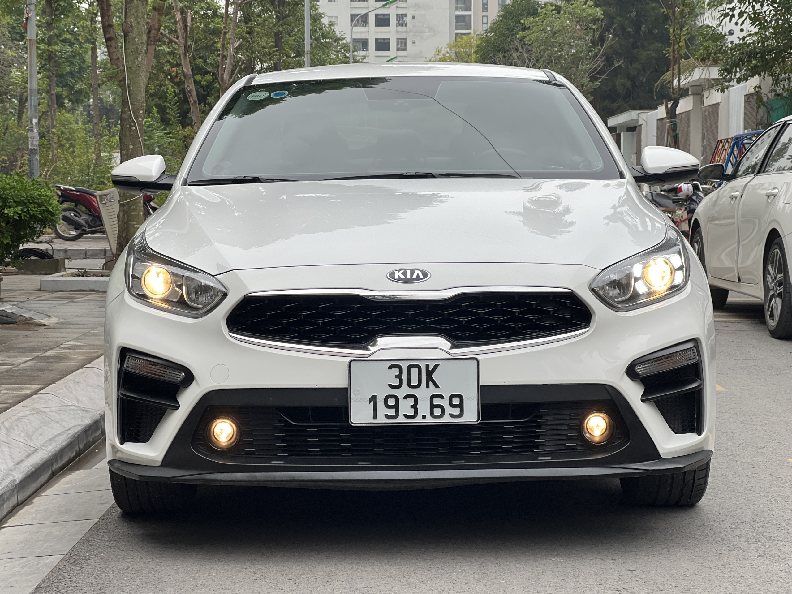 Xe Kia Cerato Deluxe 1.6AT 2020 - Trắng