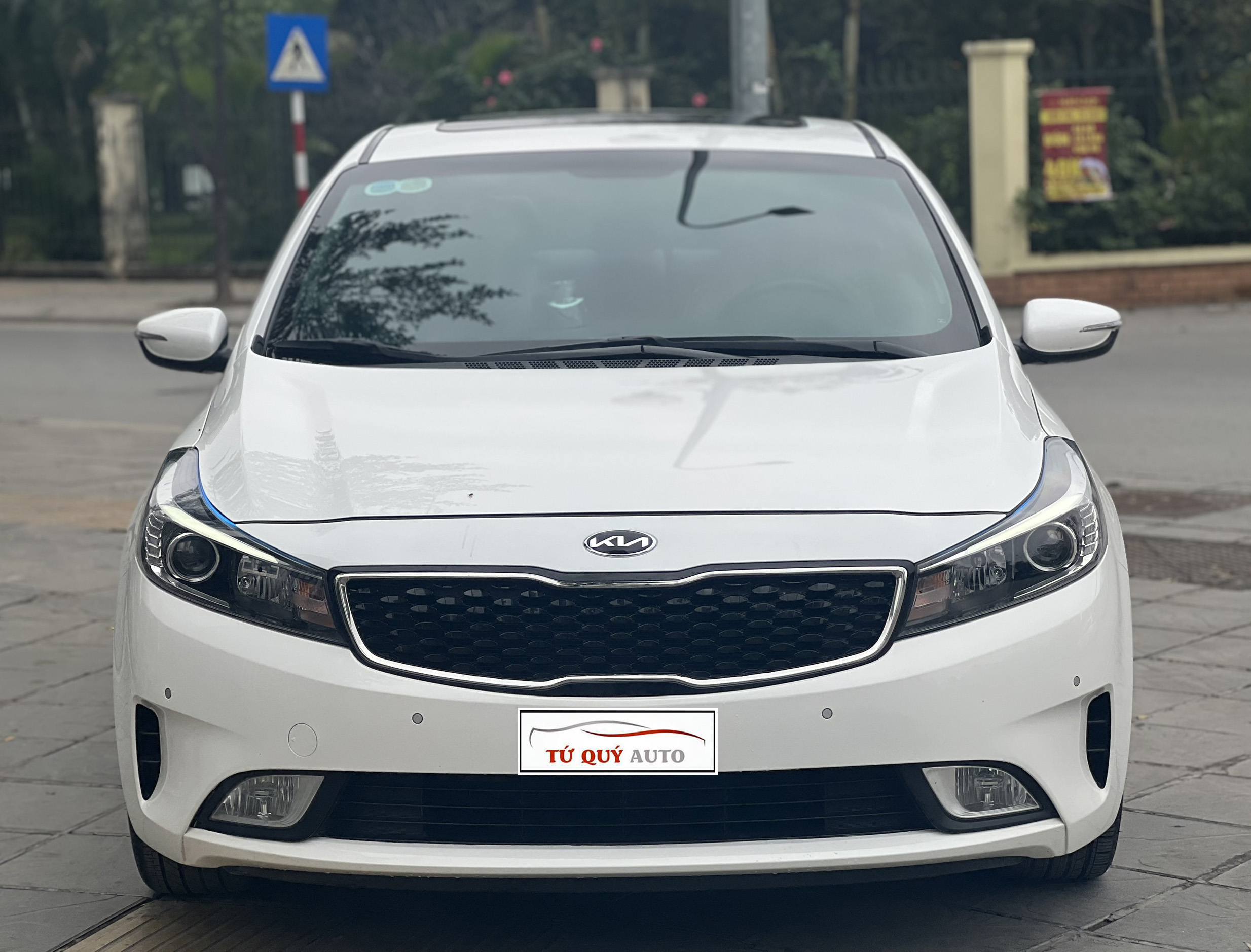 Xe Kia Cerato 2.0AT 2018 - Trắng