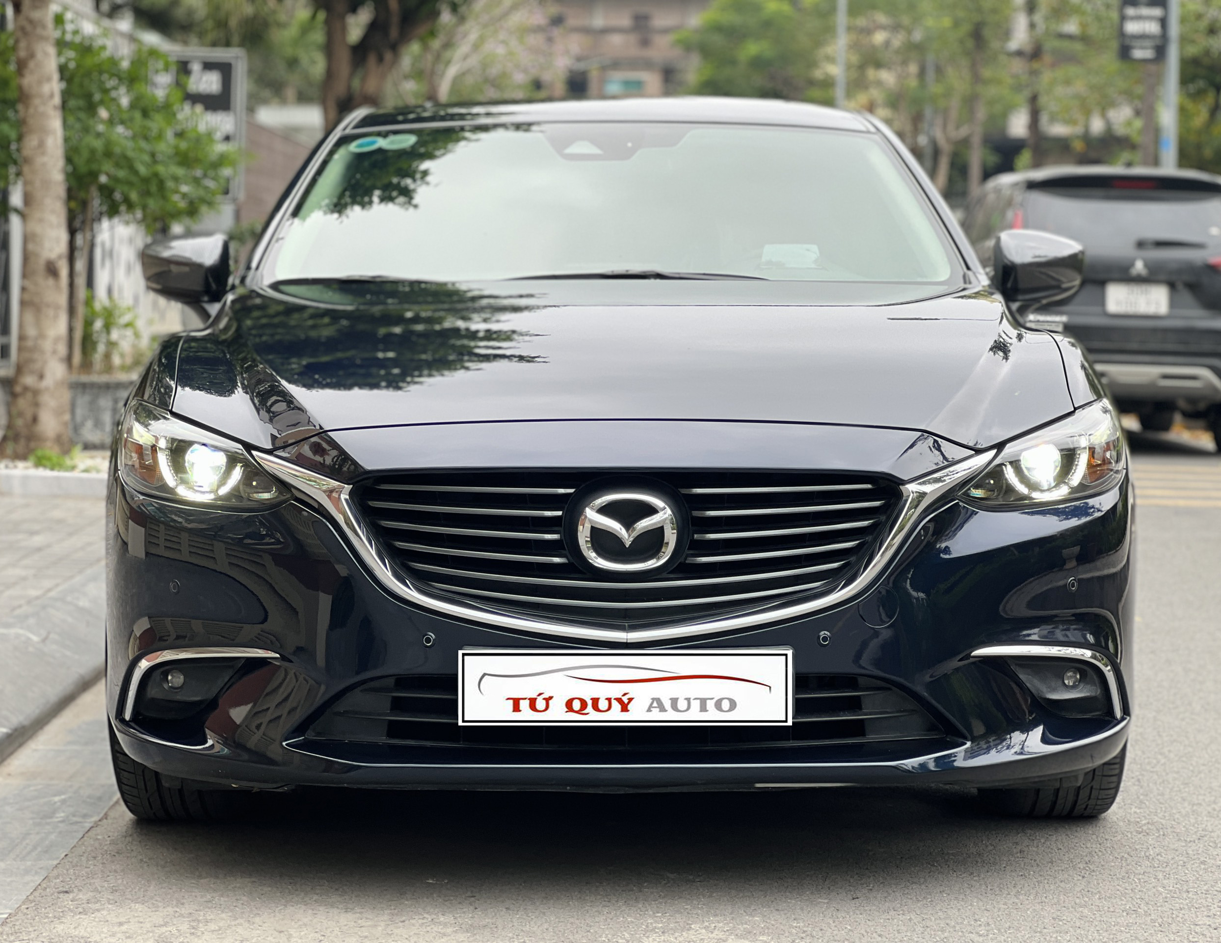 Xe Mazda 6 Premium 2.0AT 2017 - Xanh Đen