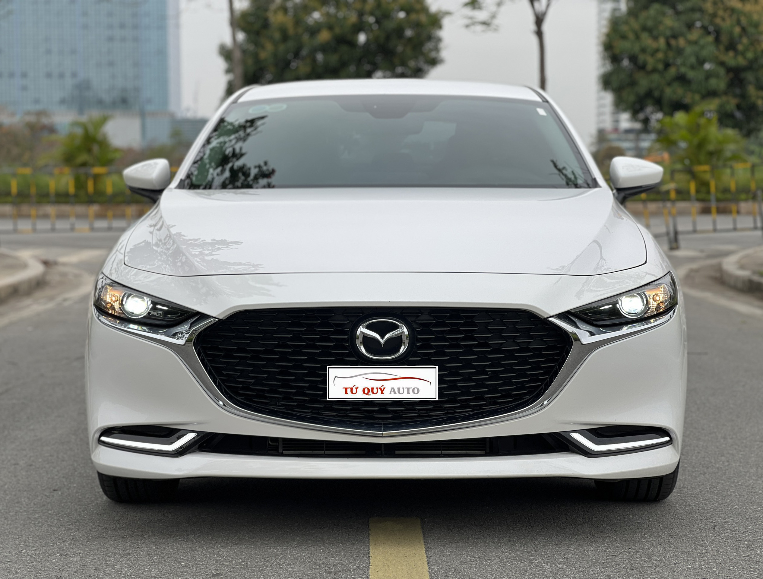 Xe Mazda 3 Luxury 1.5AT 2022 - Trắng