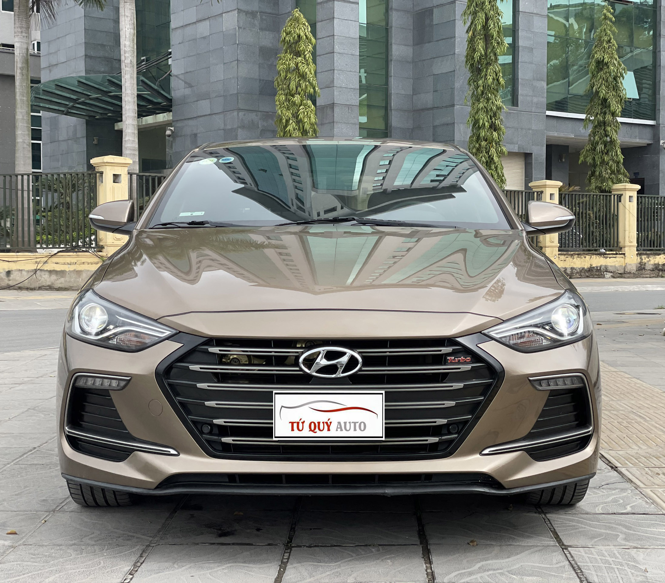 Xe Hyundai Elantra Turbo 1.6AT 2019 - Vàng Cát