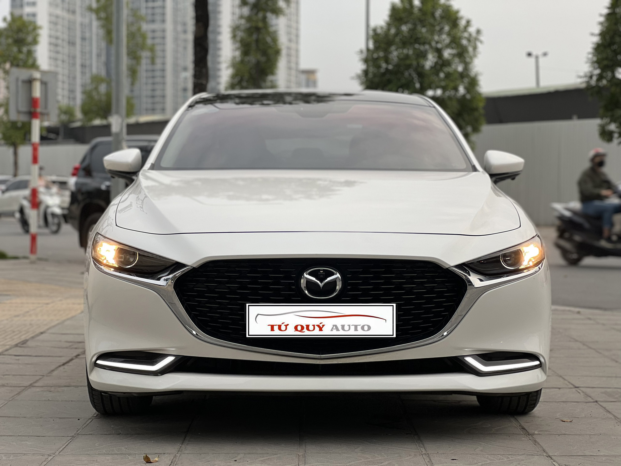 Xe Mazda 3 Luxury 1.5AT 2020 - Trắng