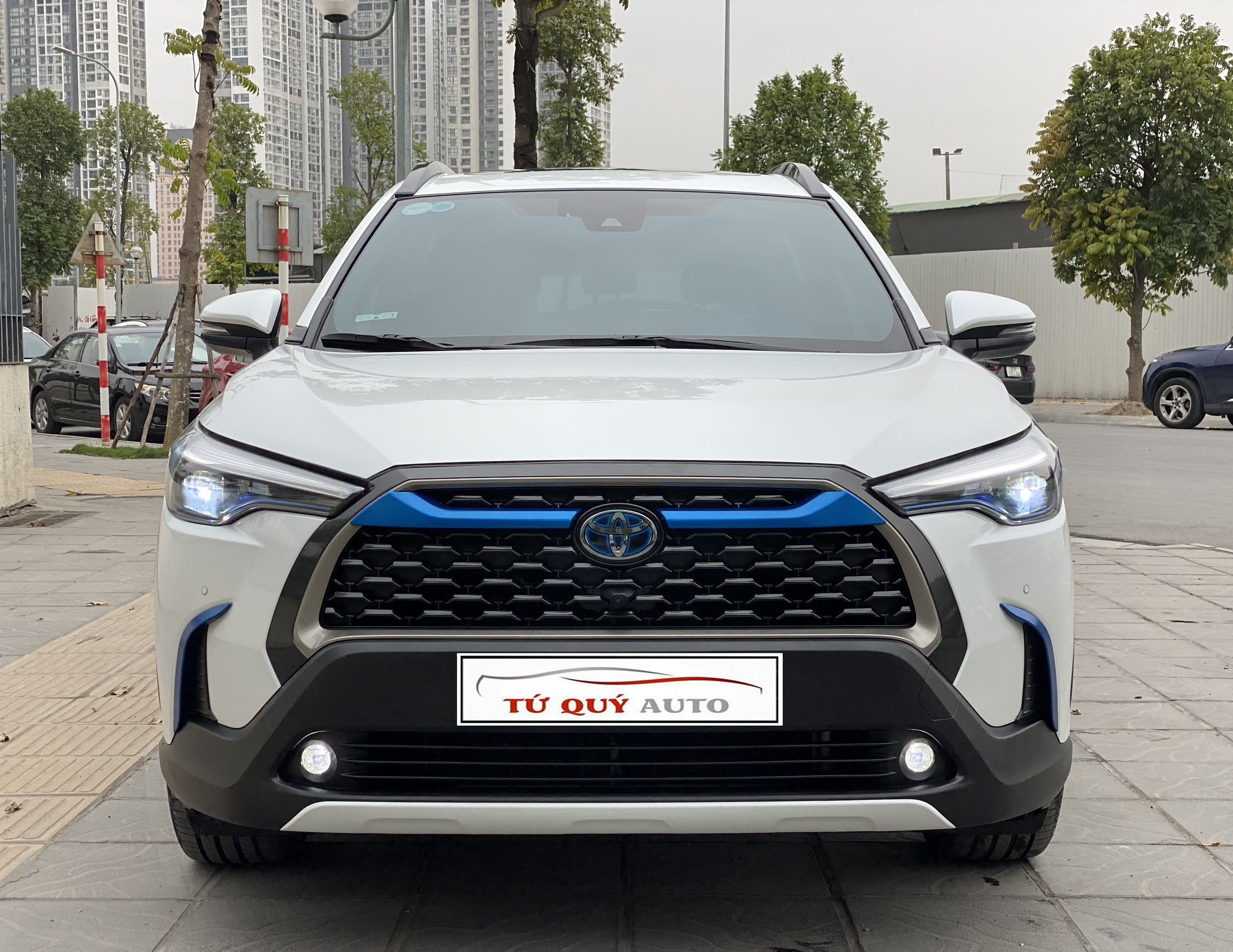 Xe Toyota Corolla Cross HV 2021 - Trắng